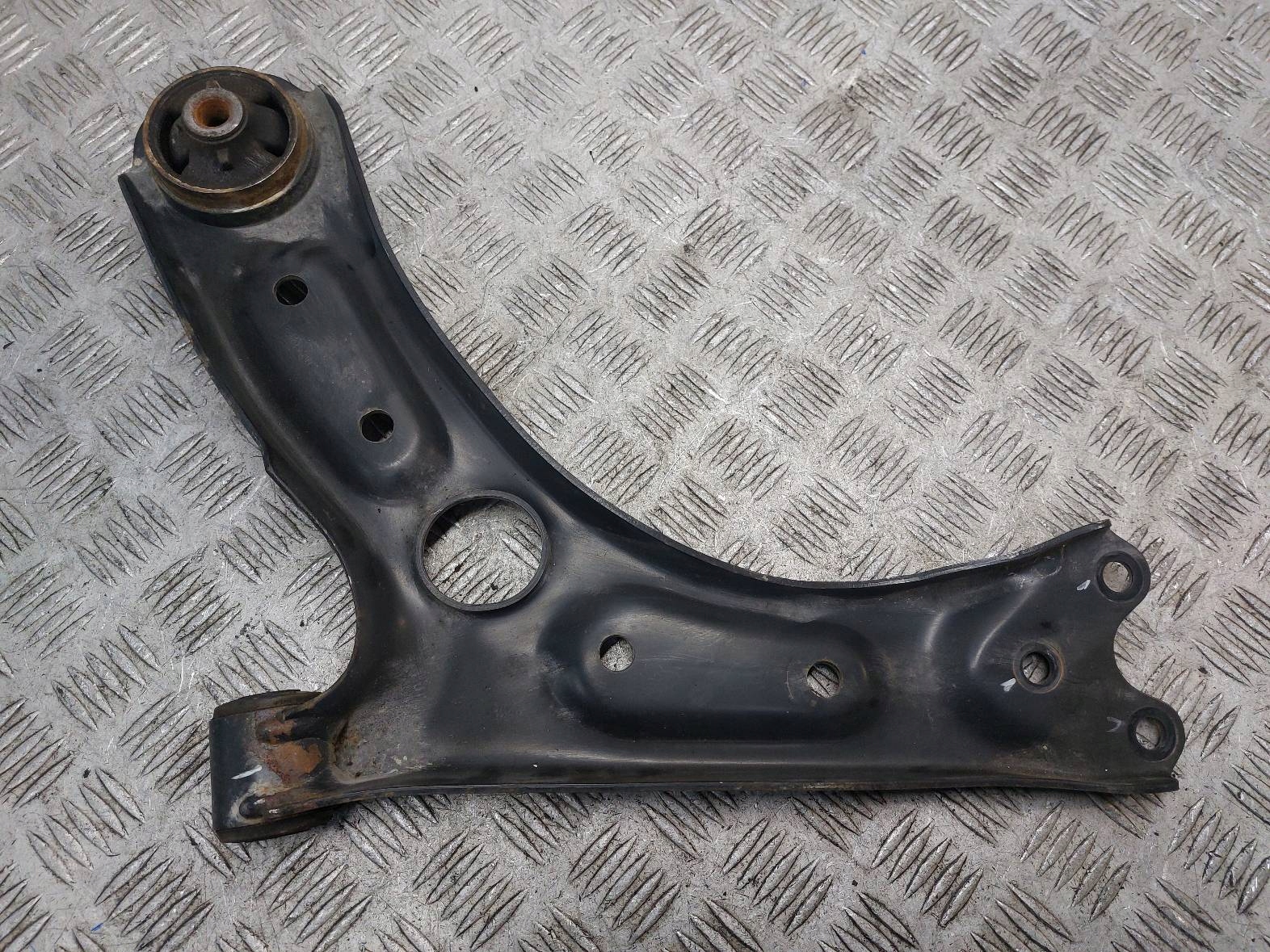 arm right front KIA CEED III 54501-G4AA0