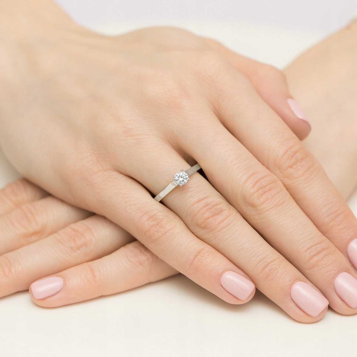 PIĘKNY ZŁOTY PIERŚCIONEK 585 z BRYLANTEM 0,40ct Waga 2.2 g