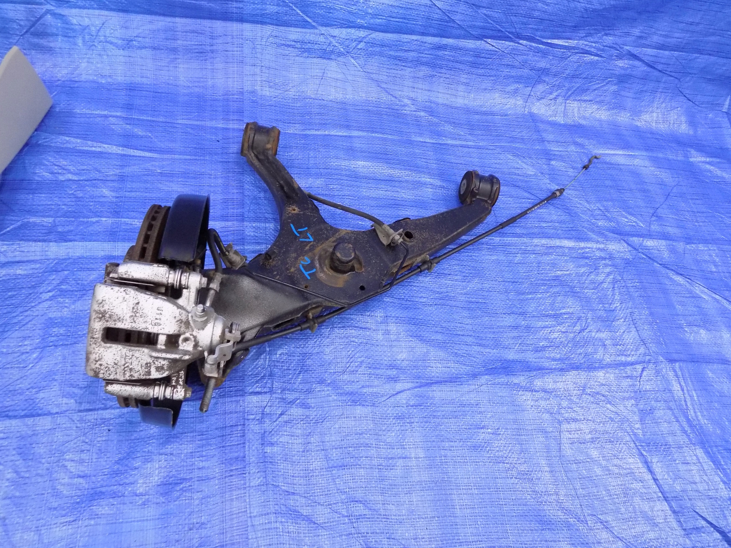 7E0501413A - Поворотный рычаг левый задний VW T6 2.0 TDI 16-