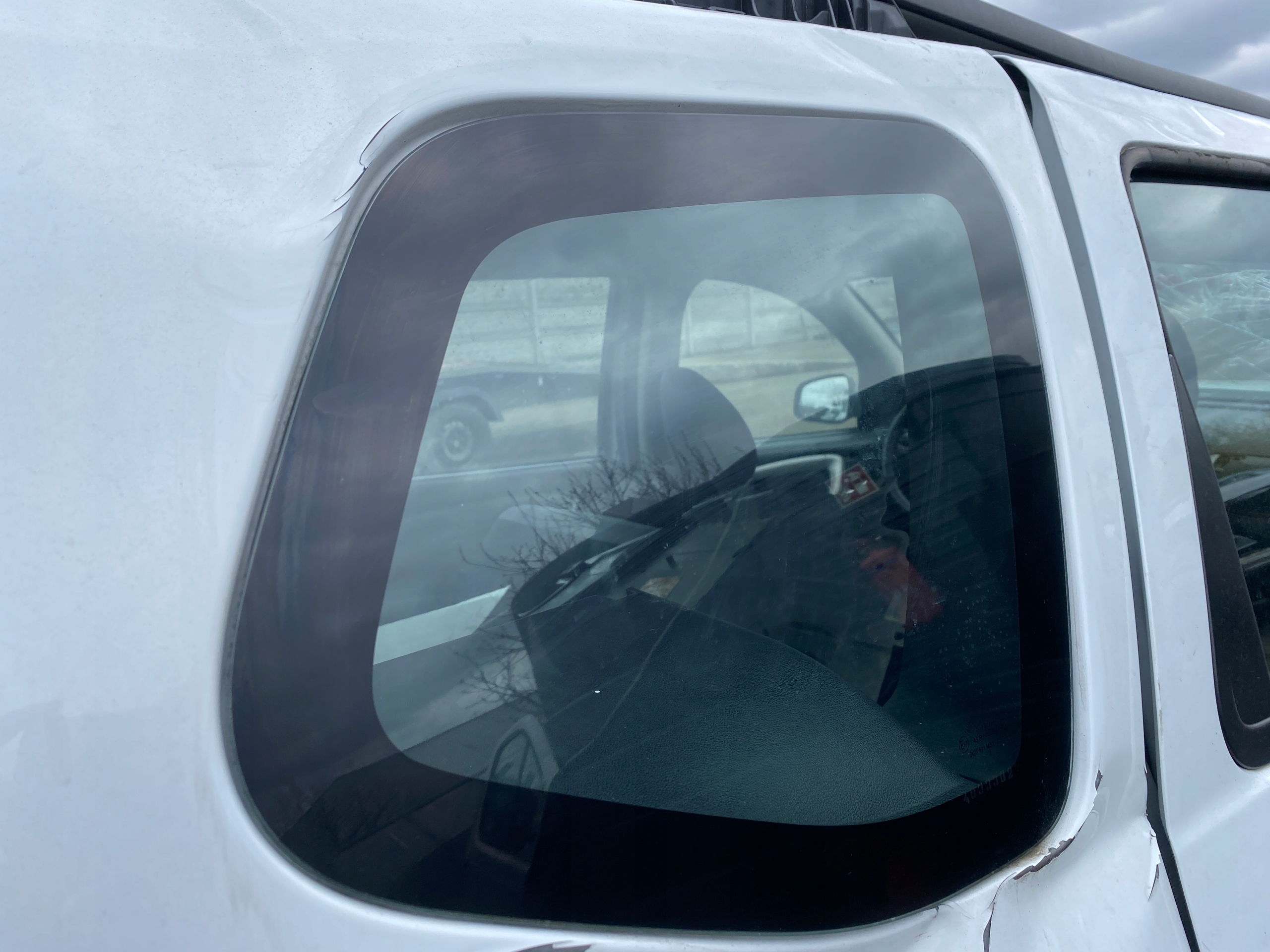 Dacia Duster 1 and 10-18 window bodywork side right