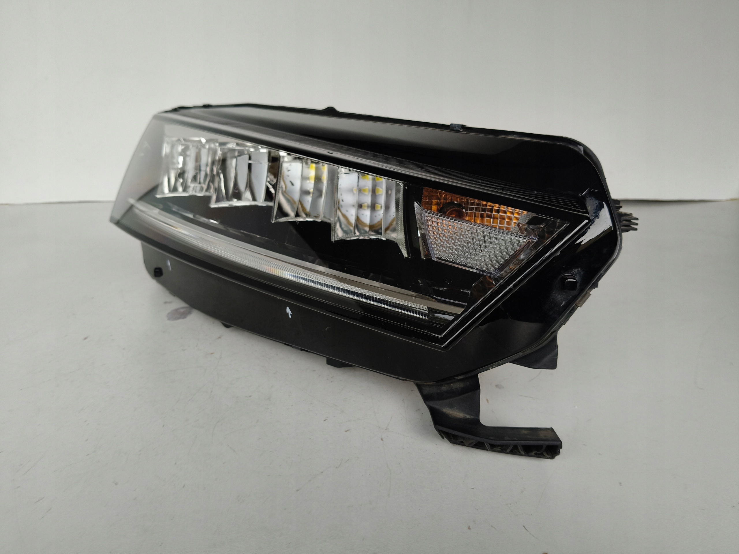 light right REFLEKTOR SKODA OCTAVIA IV 4 5E3 20- FULL LED