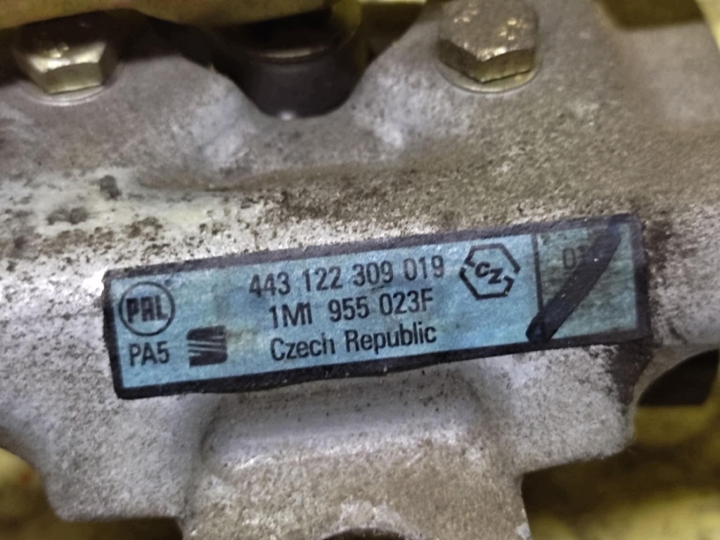 SEAT LEON and wiper mechanism front 1M1955023F