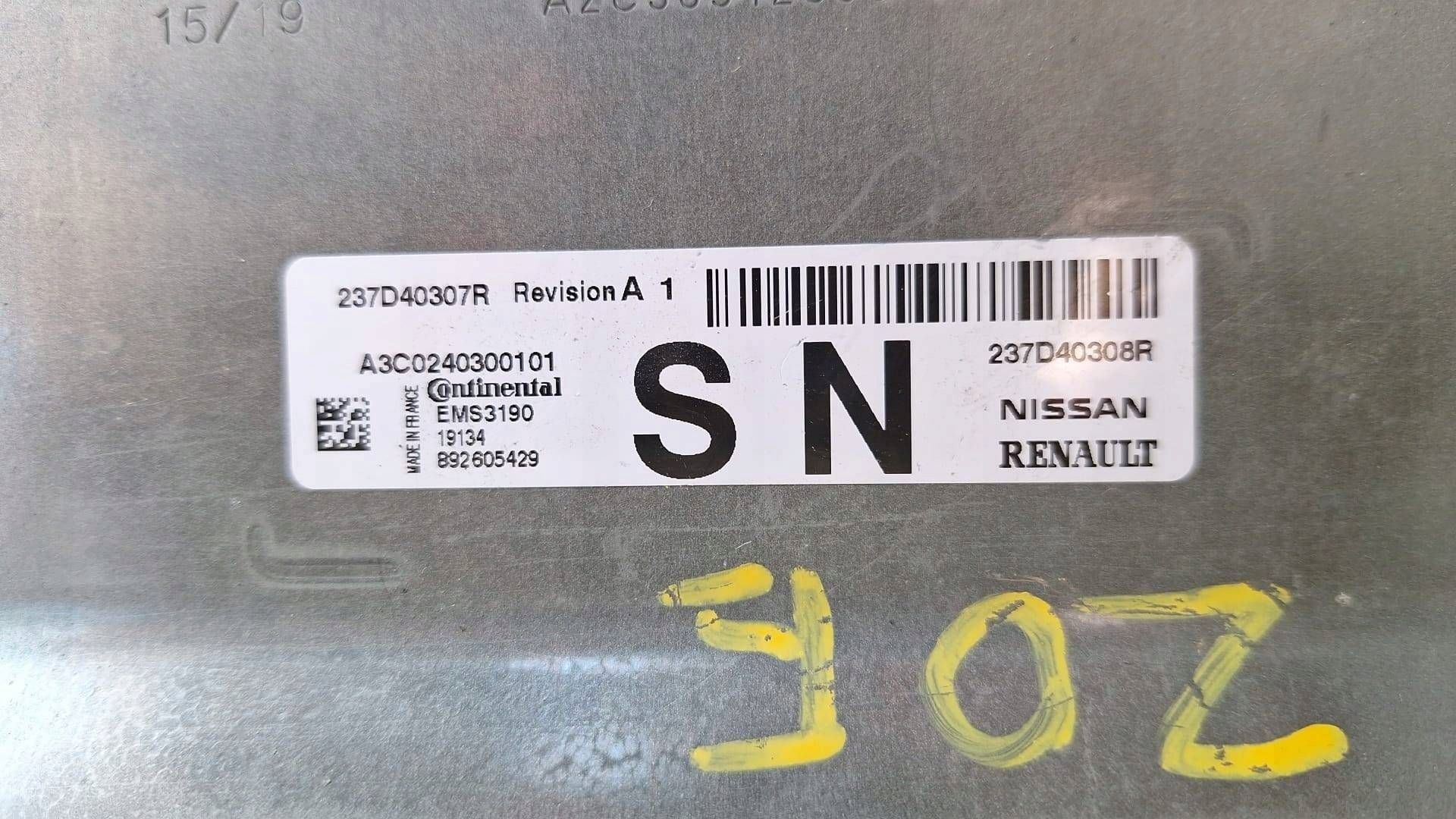 control unit of the engine Renault Zoe 237D40307R as new