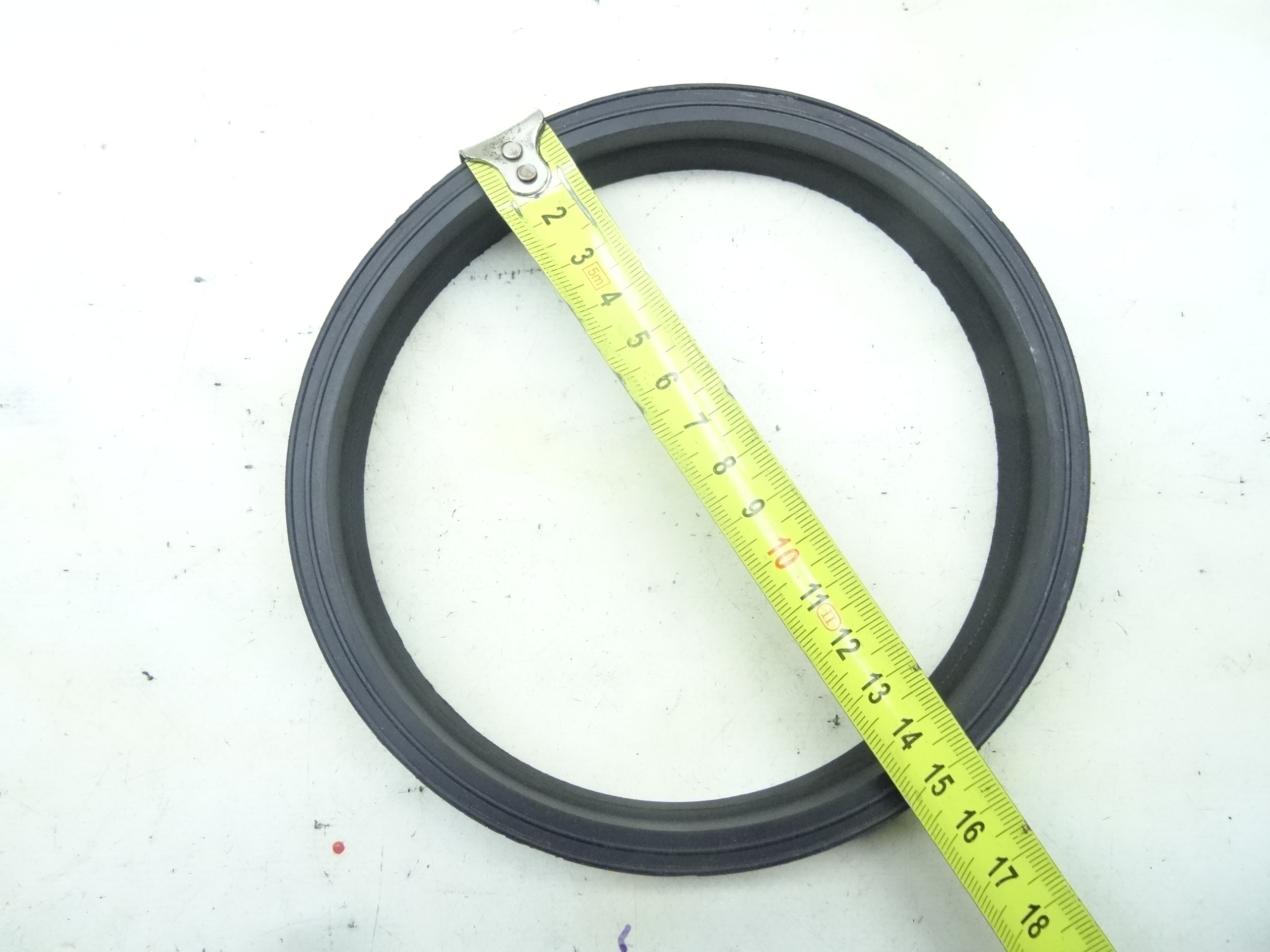 AUDI A8 D2 USZCZELKA GUMA POMPY KOSZA PALIWA 4D0298133C Typ samochodu Samochody osobowe