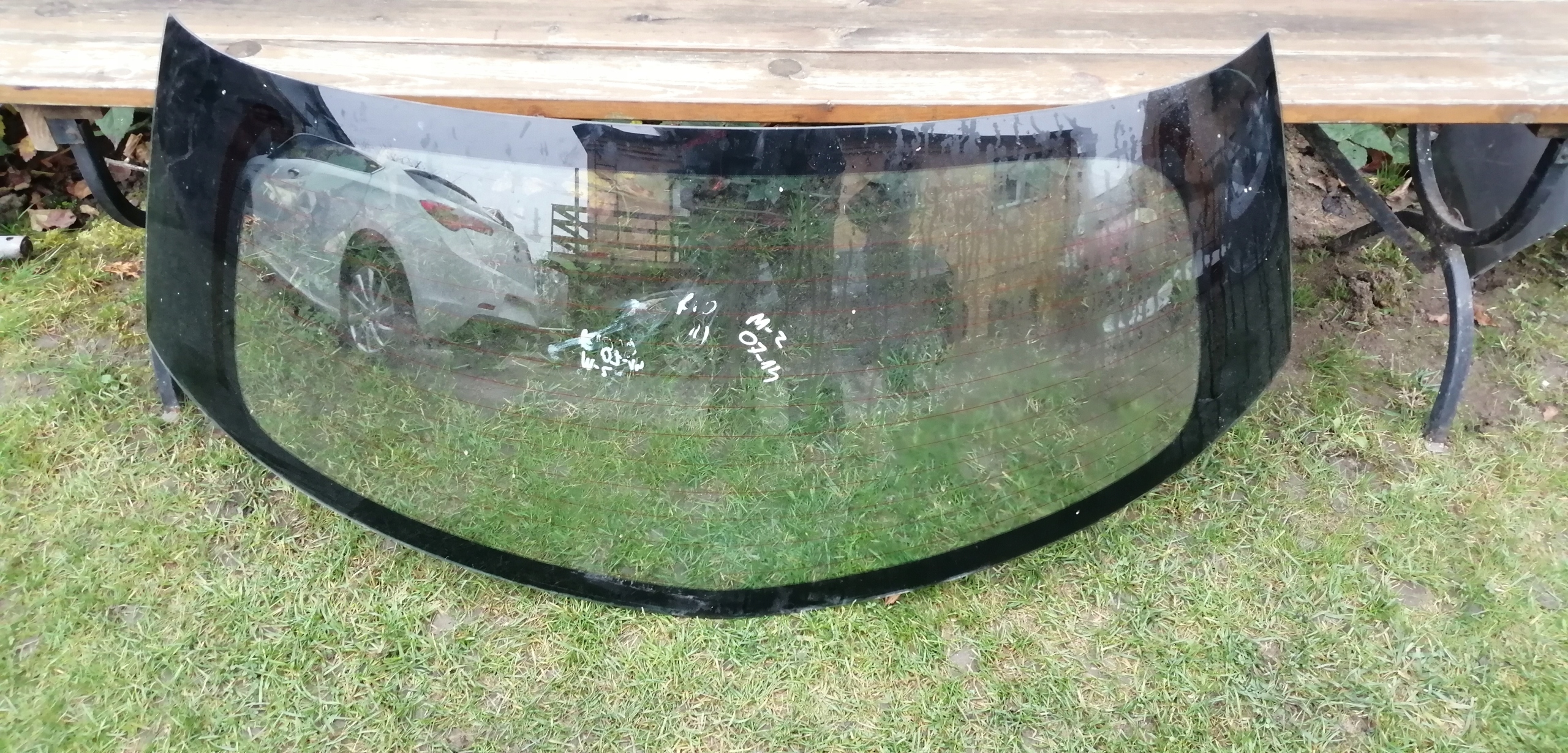 MAZDA 2 07-14 DE СКЛО БАГАЖНИКА