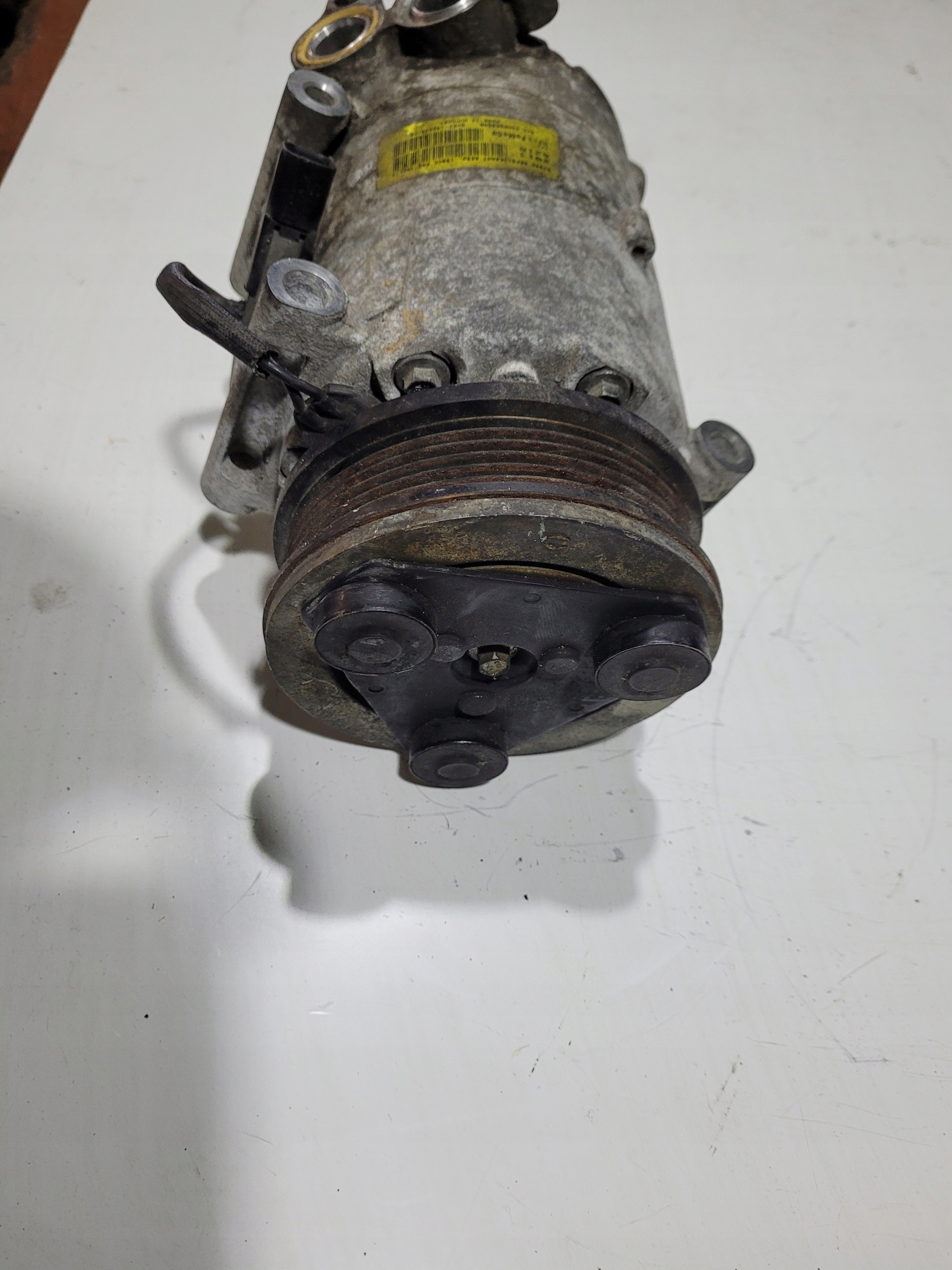 compressor of the air conditioning FORD Av6119d629db