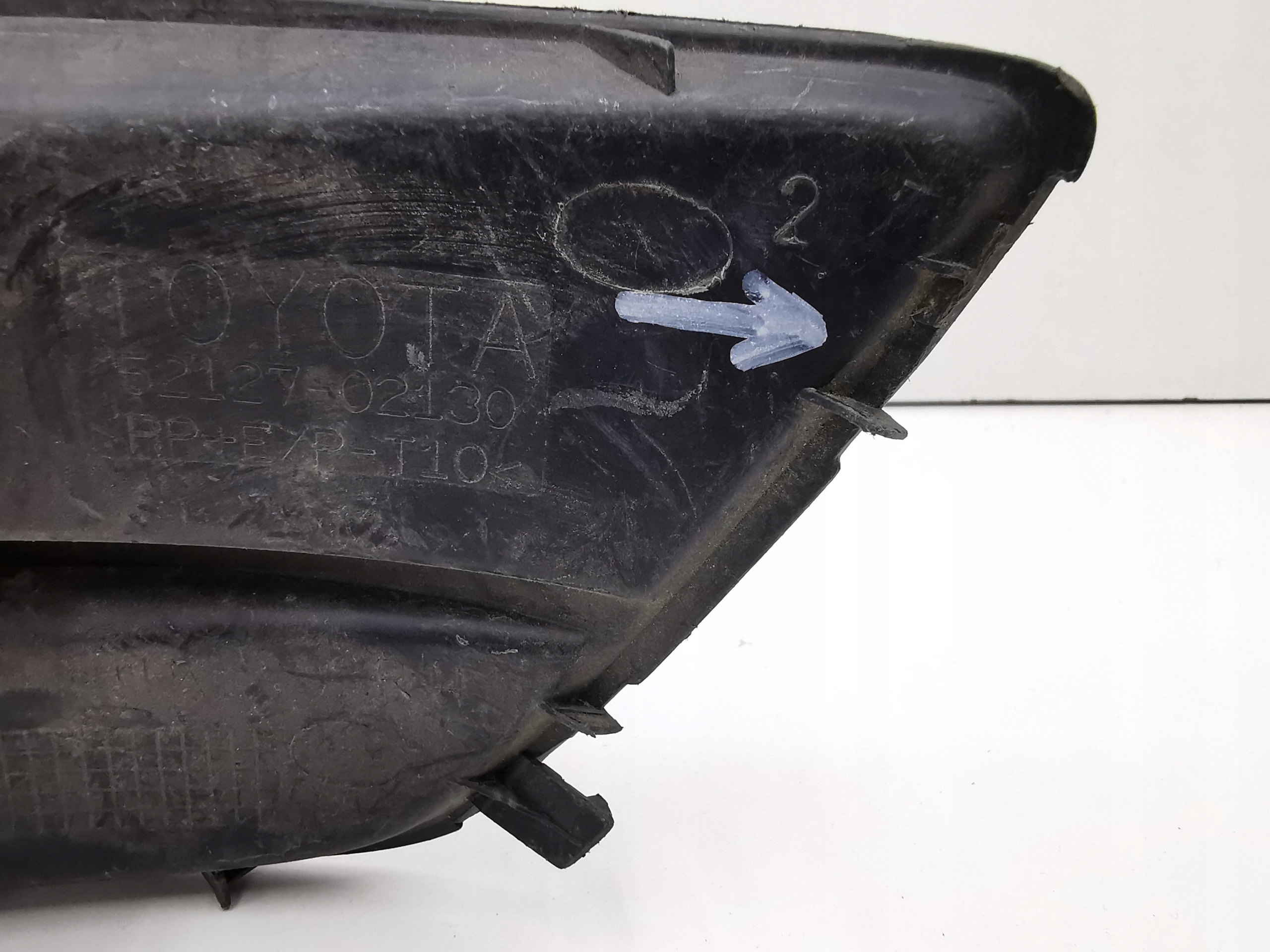 grid of a bumper right front TOYOTA COROLLA E12 05-06 52127-02130