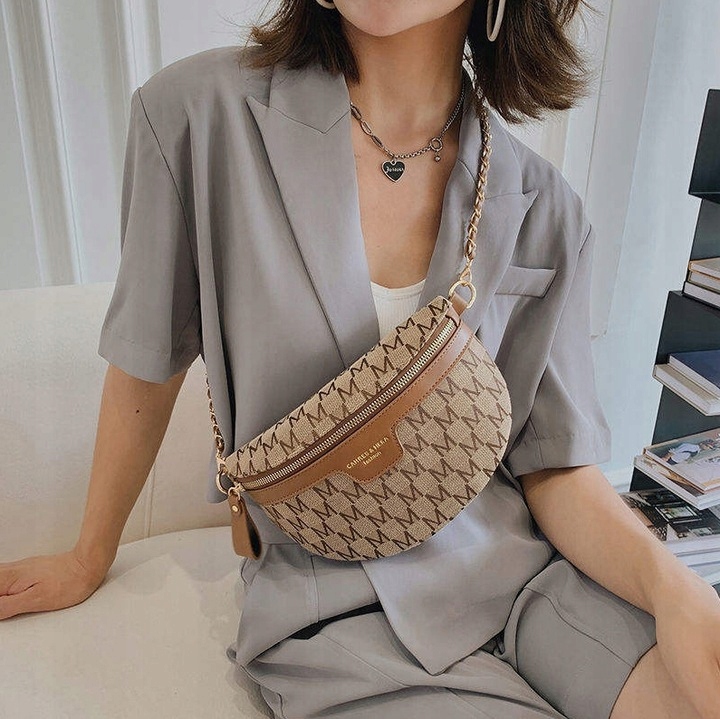 TOREBKA DAMSKA KLASYCZNA POJEMNA SASZETKA NA RAMIĘ Wielkość brak informacji