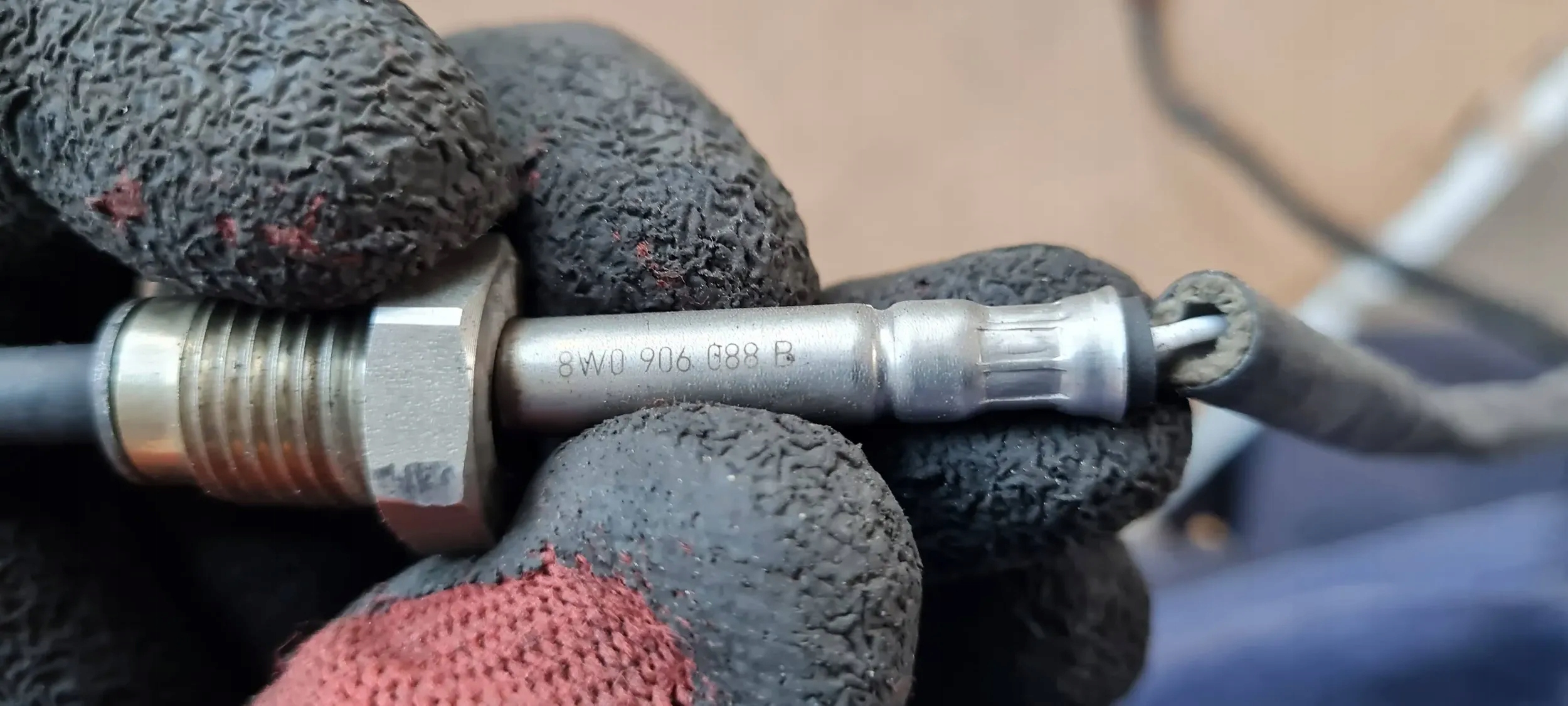 A4 B9 8W SENSOR TEMPERATURY GASE 2.0 TDI 8W0906088B A5 8W Q5 A6