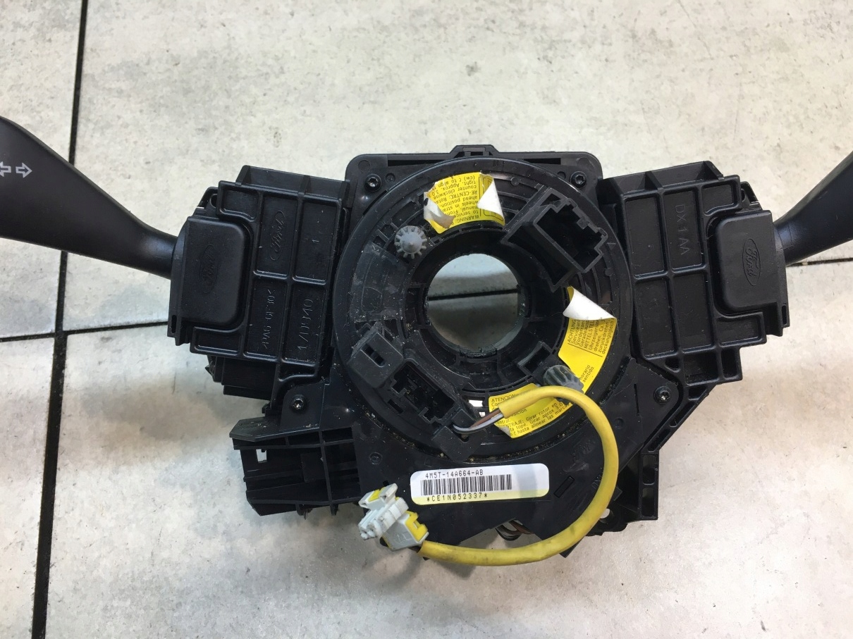 Commodo essuie glace C-MAX et 4M5T13N064HH 4M5T14A664AB