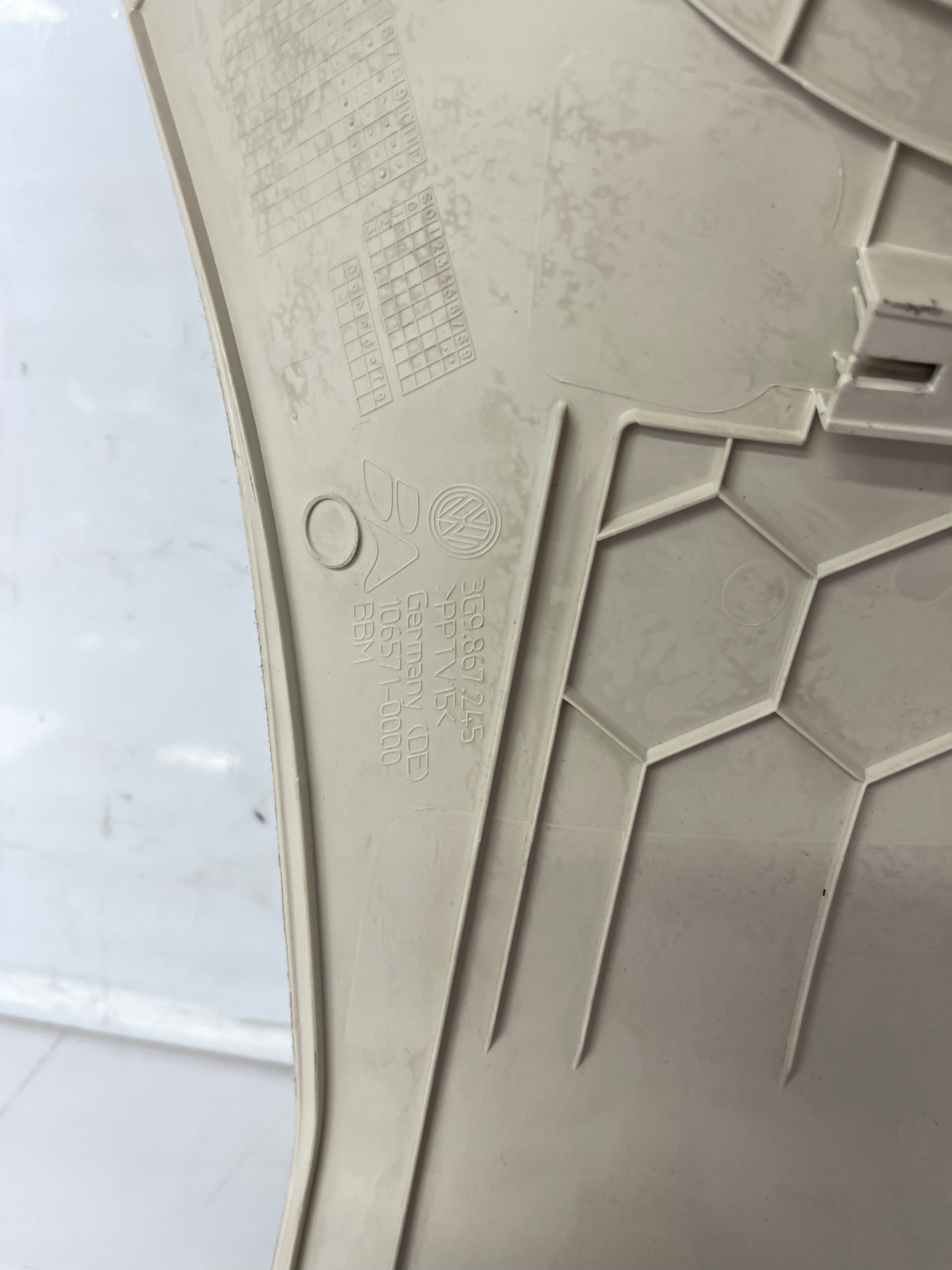 VW PASSAT B8 fedél SLUPKA bal far hátso 3G9867245