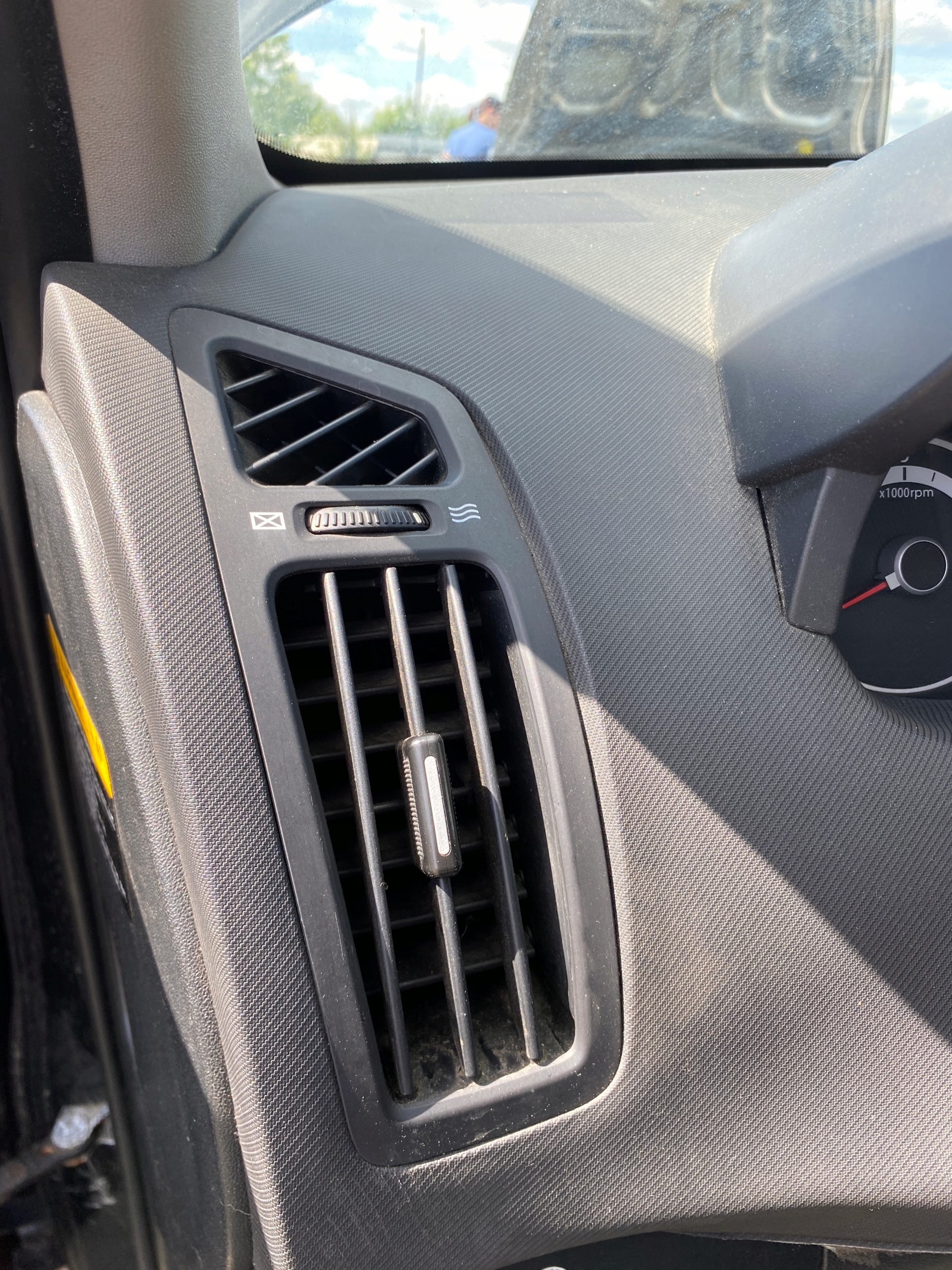 grid air conditioning devices air left driver´s Kia Ceed SW FL 06-12
