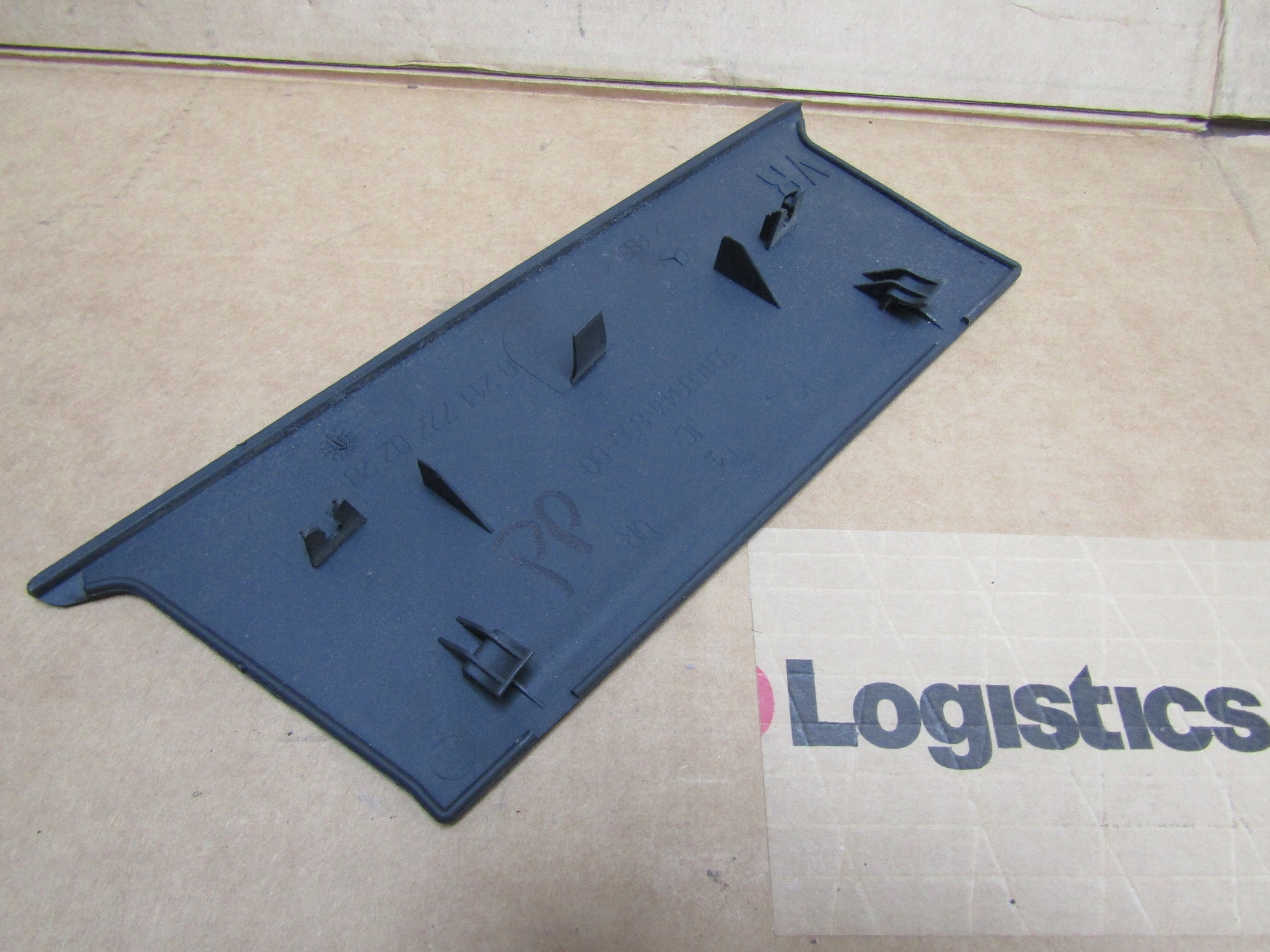 1 MERCEDES W211 TAPICERKA DRZWI OSLONA PRAWY PRZOD Wersja Angielska