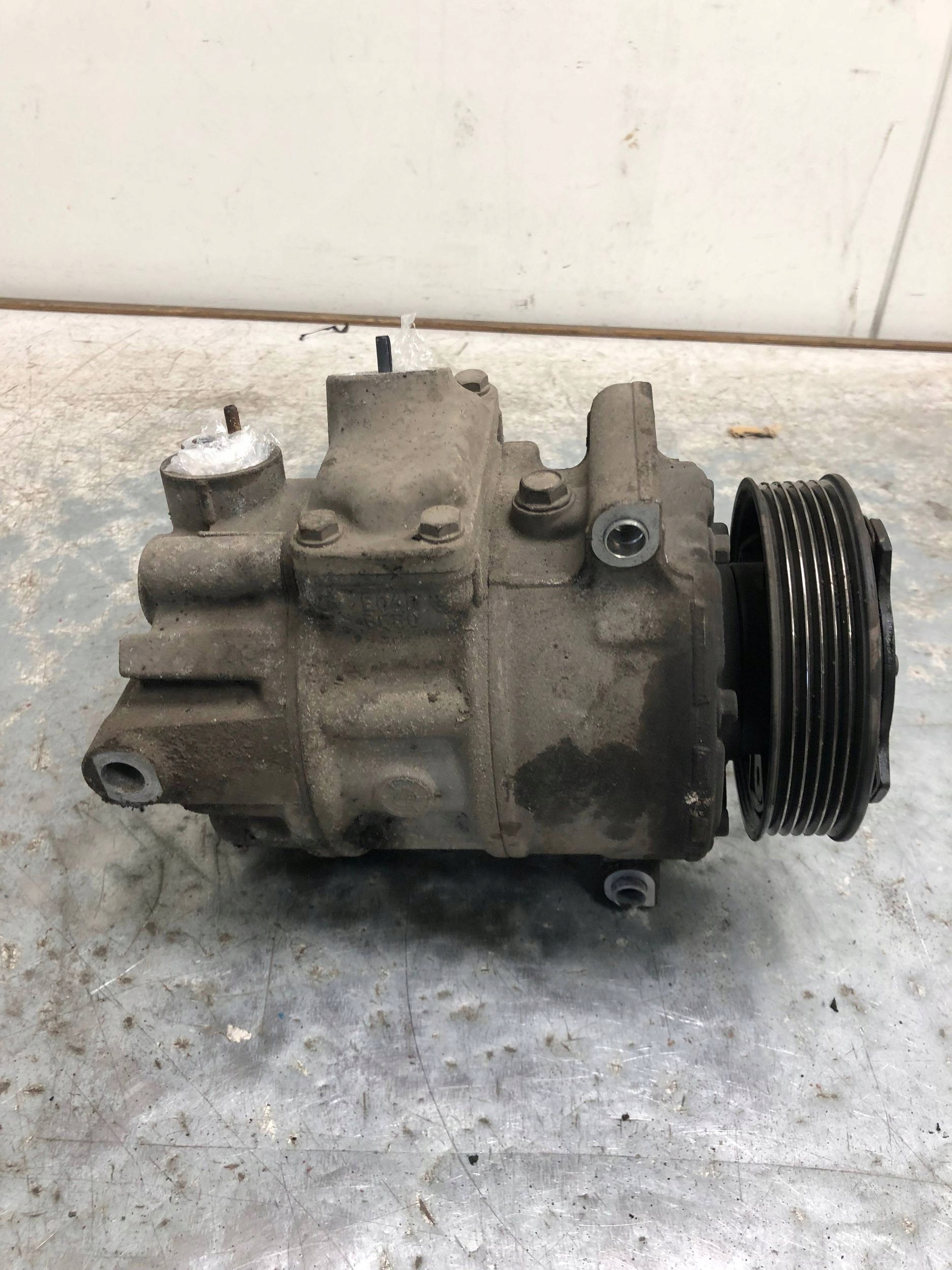 compressor compressor; of the air conditioning SEAT LEON II 1K0820803S