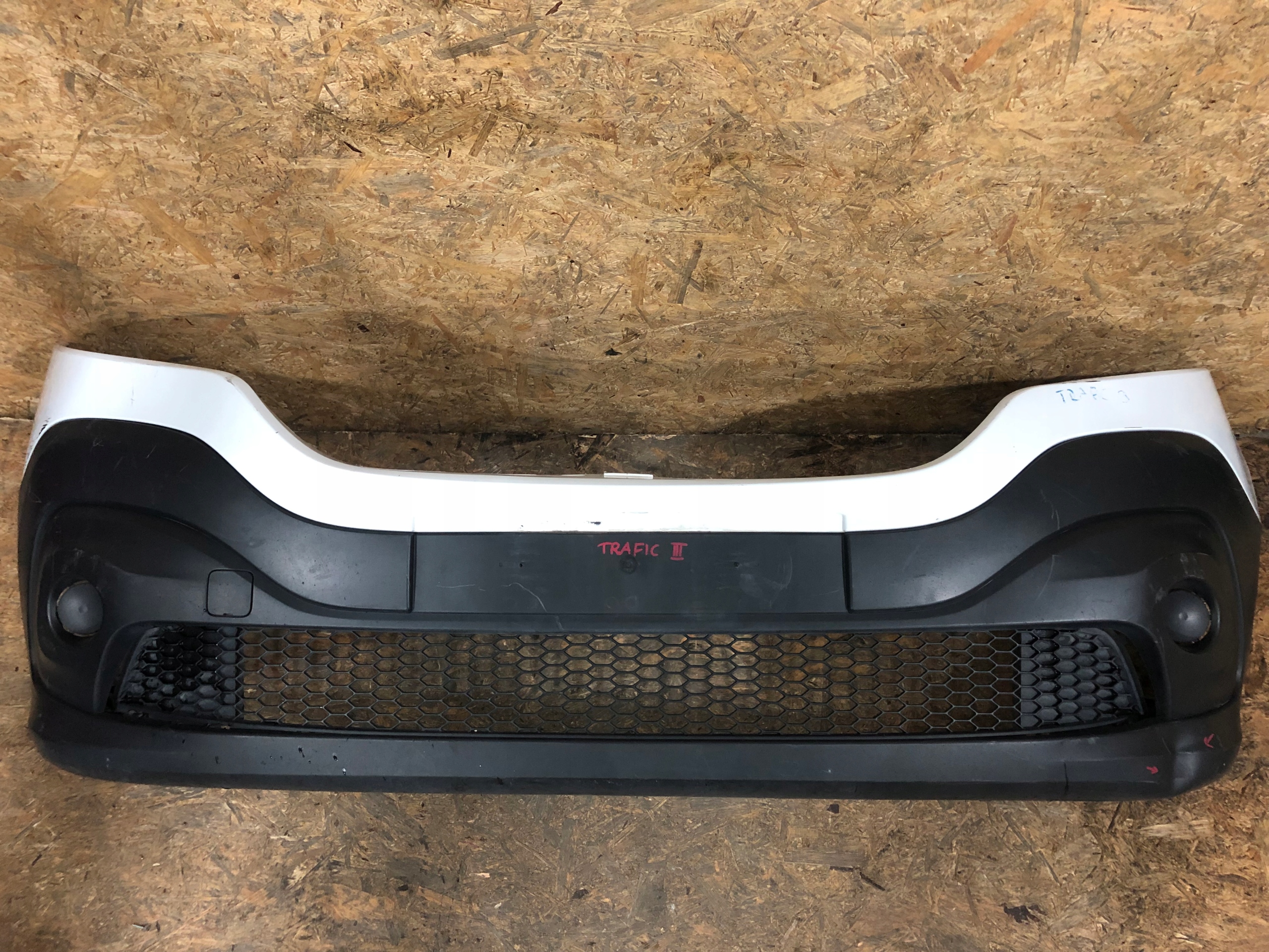 Zderzak przedni Renault Trafic III