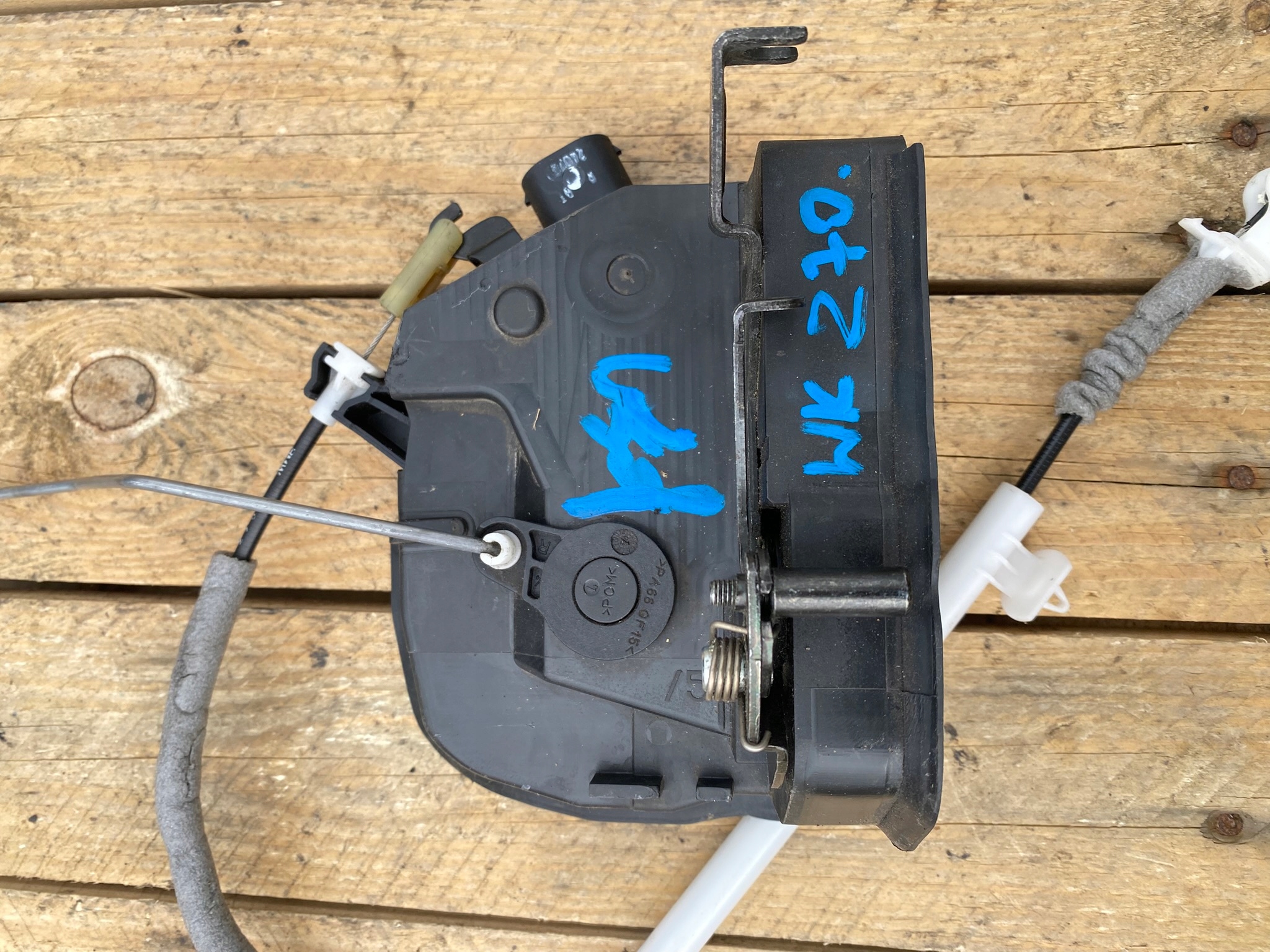 lock door right BMW E46 7PIN 8253433