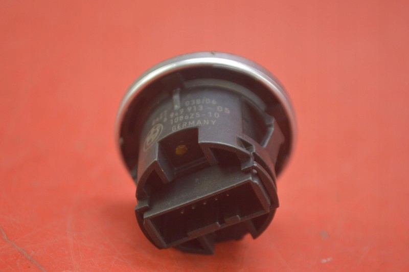 ignition key button 6954719 BMW E90 E91 2.0 D 04-10