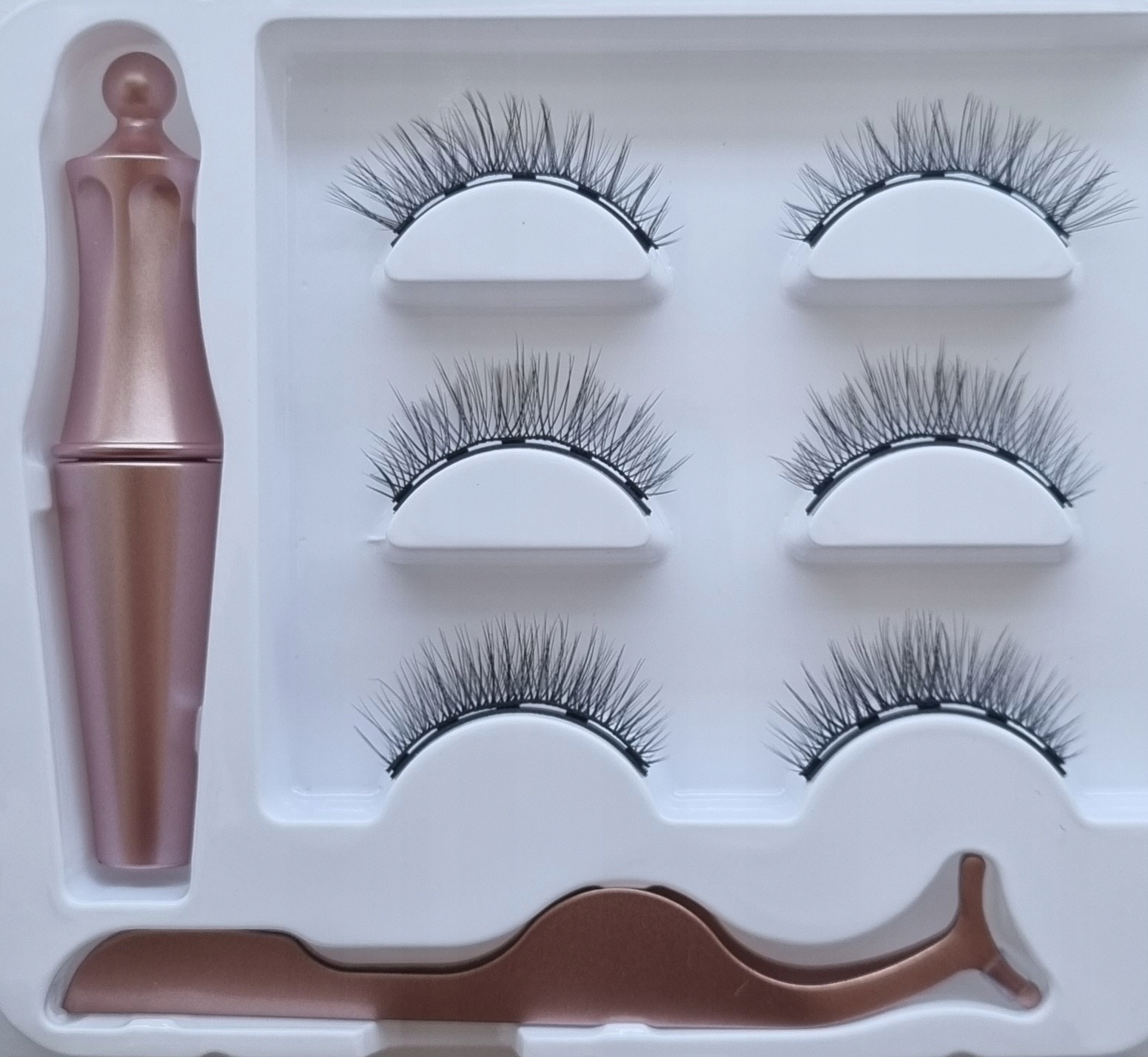 RZĘSY MAGNETYCZNE 3X C+ BLING PĘSETA + EYELINER Kolor czarny