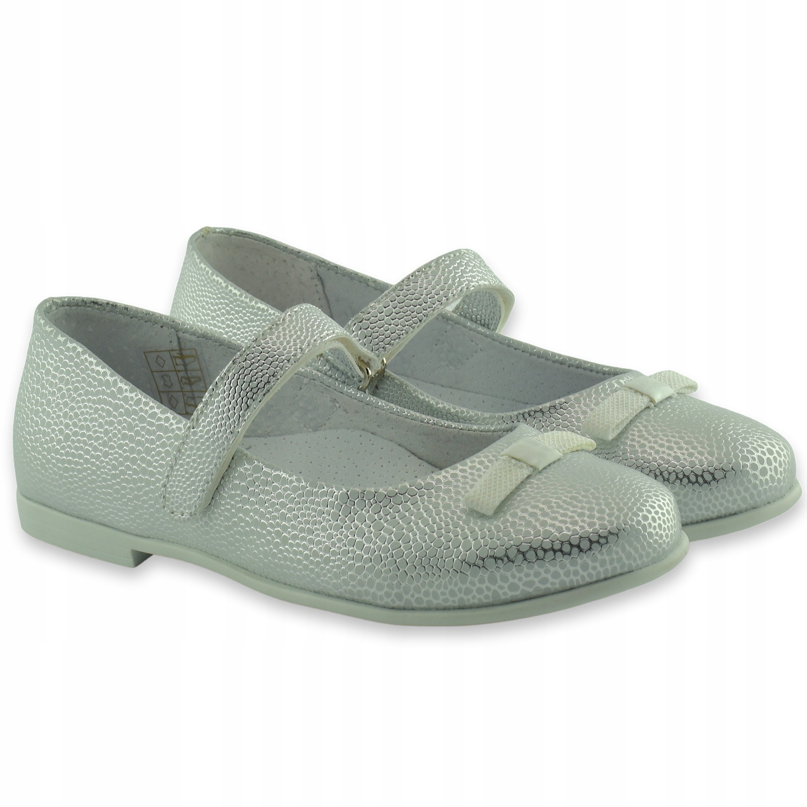 Balerinki srebrne na rzep Kornecki 06493 r.36 Dodatkowe informacje Wkładka skórzana