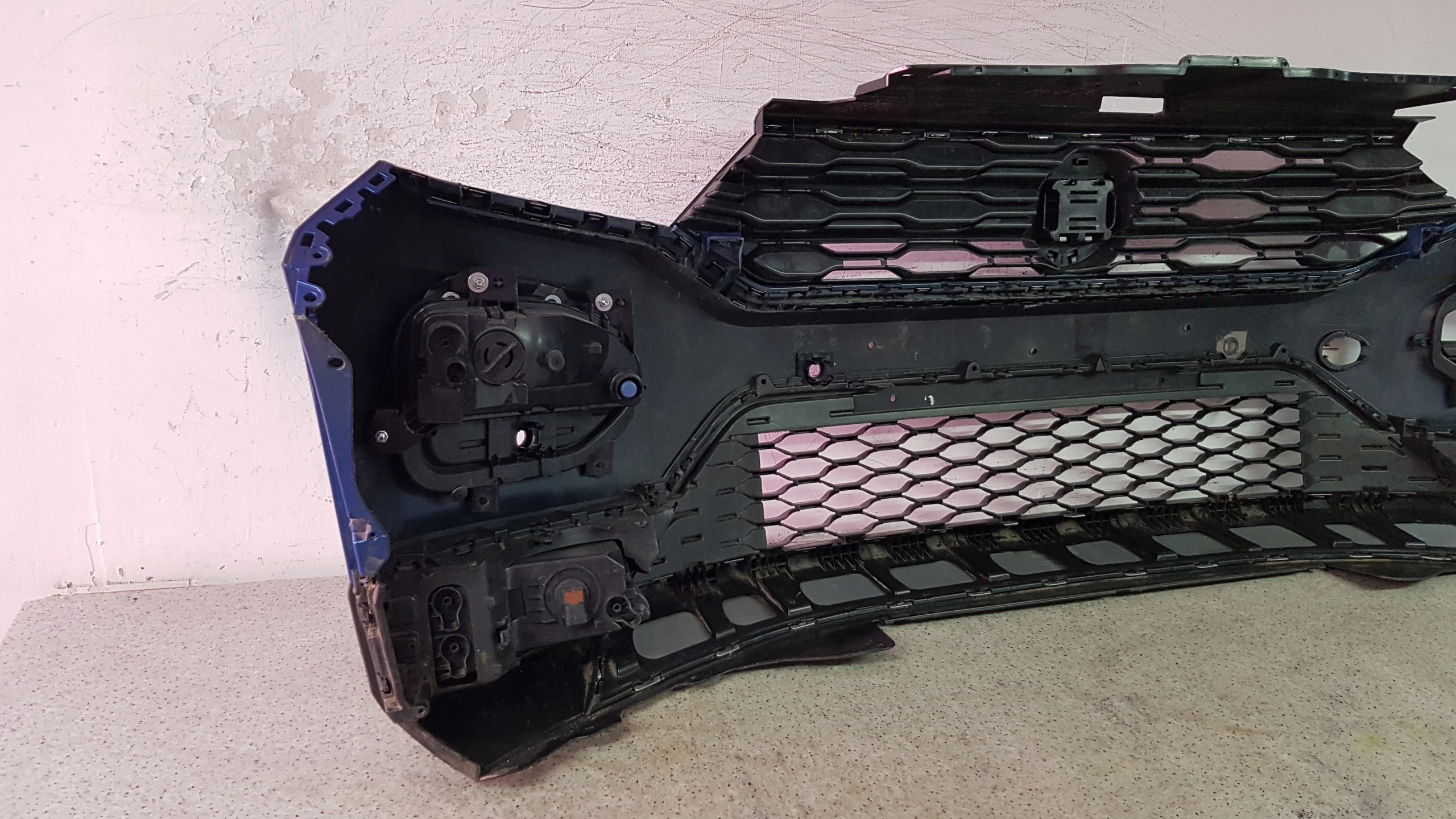 VW T-ROC TROC 2017 - bumper front 8382