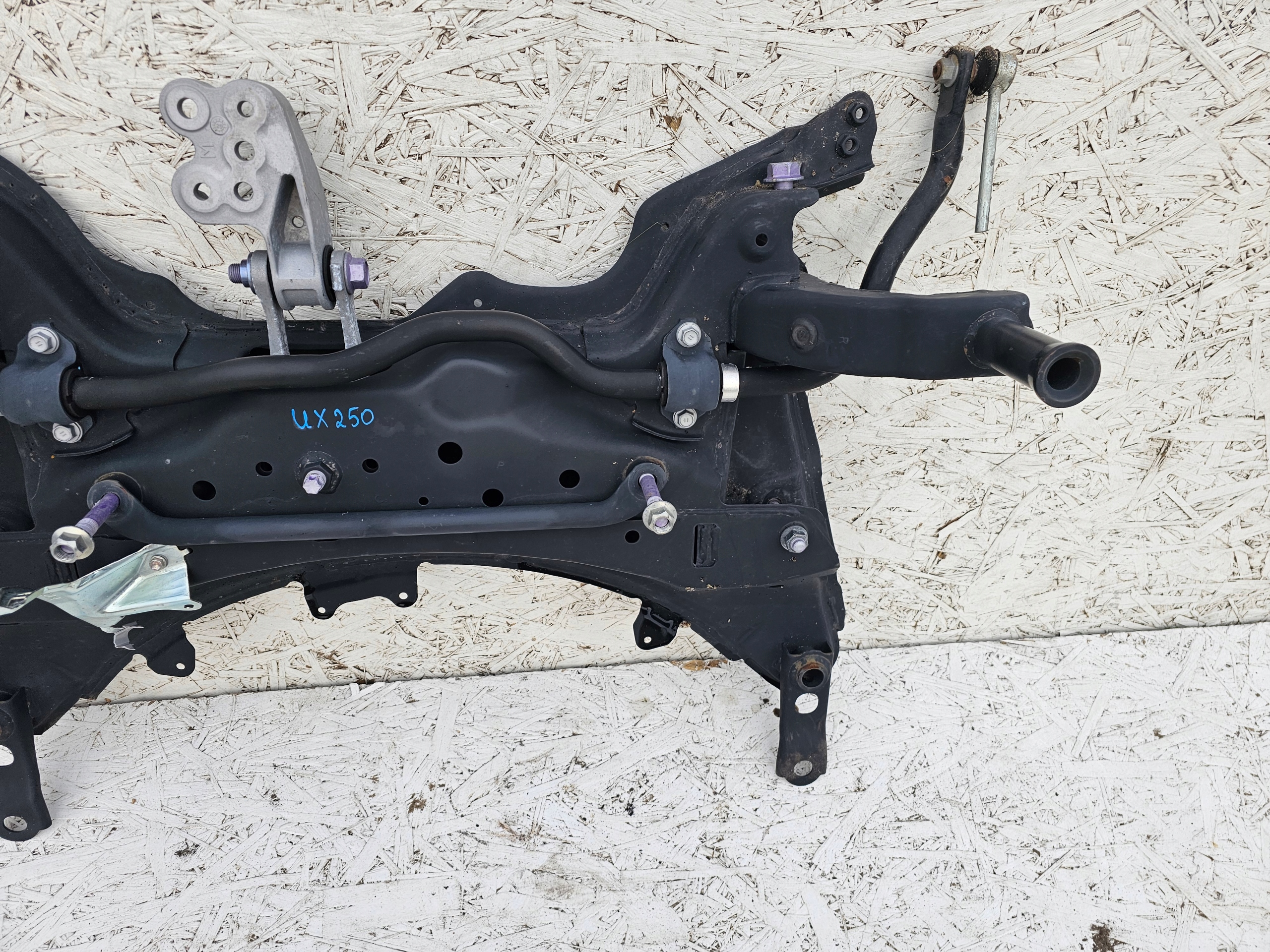 UX250 SANKI PRZÓD WÓZEK Producent części Lexus OE