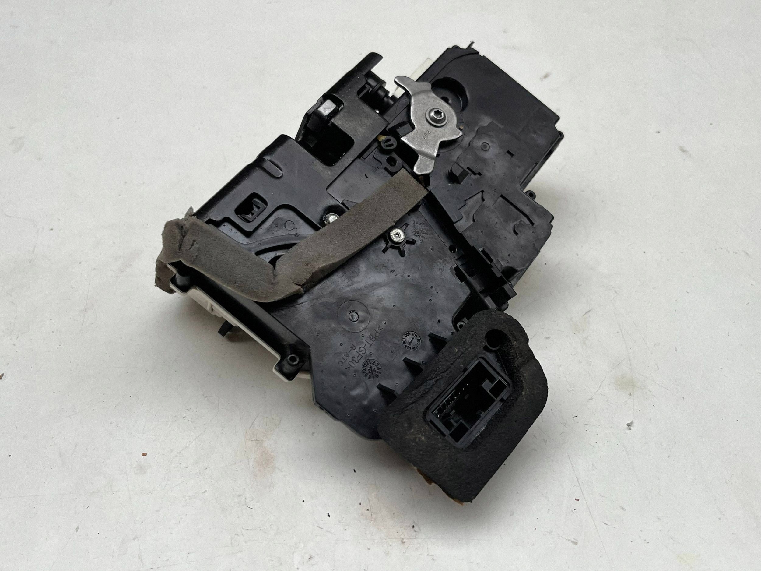 AUDI A6 C8 lock door right rear part 4K0839016P @M