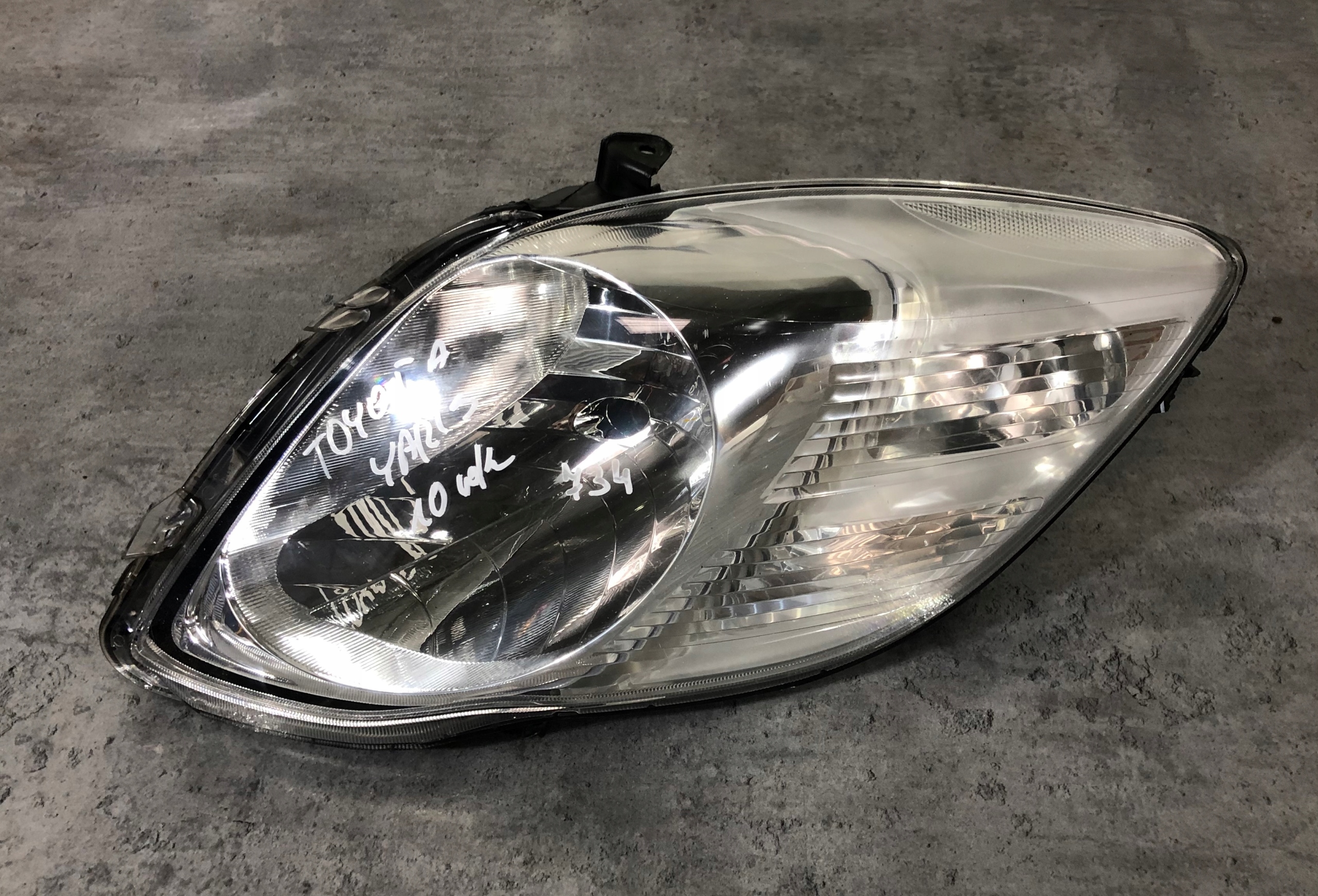 TOYOTA YARIS II 09-11 ФАРА ЛЕВЫЙ ФАРА ПЕРЕД ПЕРЕДНЯЯ ЛЕВА