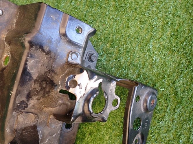 SUZUKI SX4 S-CROSS 16- bumper support front front support panel for radiators upper
