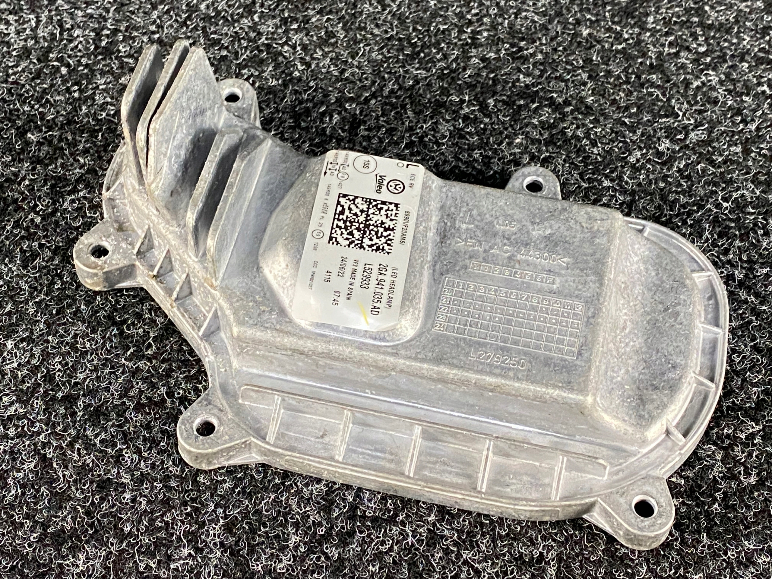 2GA941035AD - VW T-ROC ИНВЕРТОР СВЕТОДИОДНЫЙ МОДУЛЬ ЛЕВЫЙ ПЕРЕДНИЙ 2GA