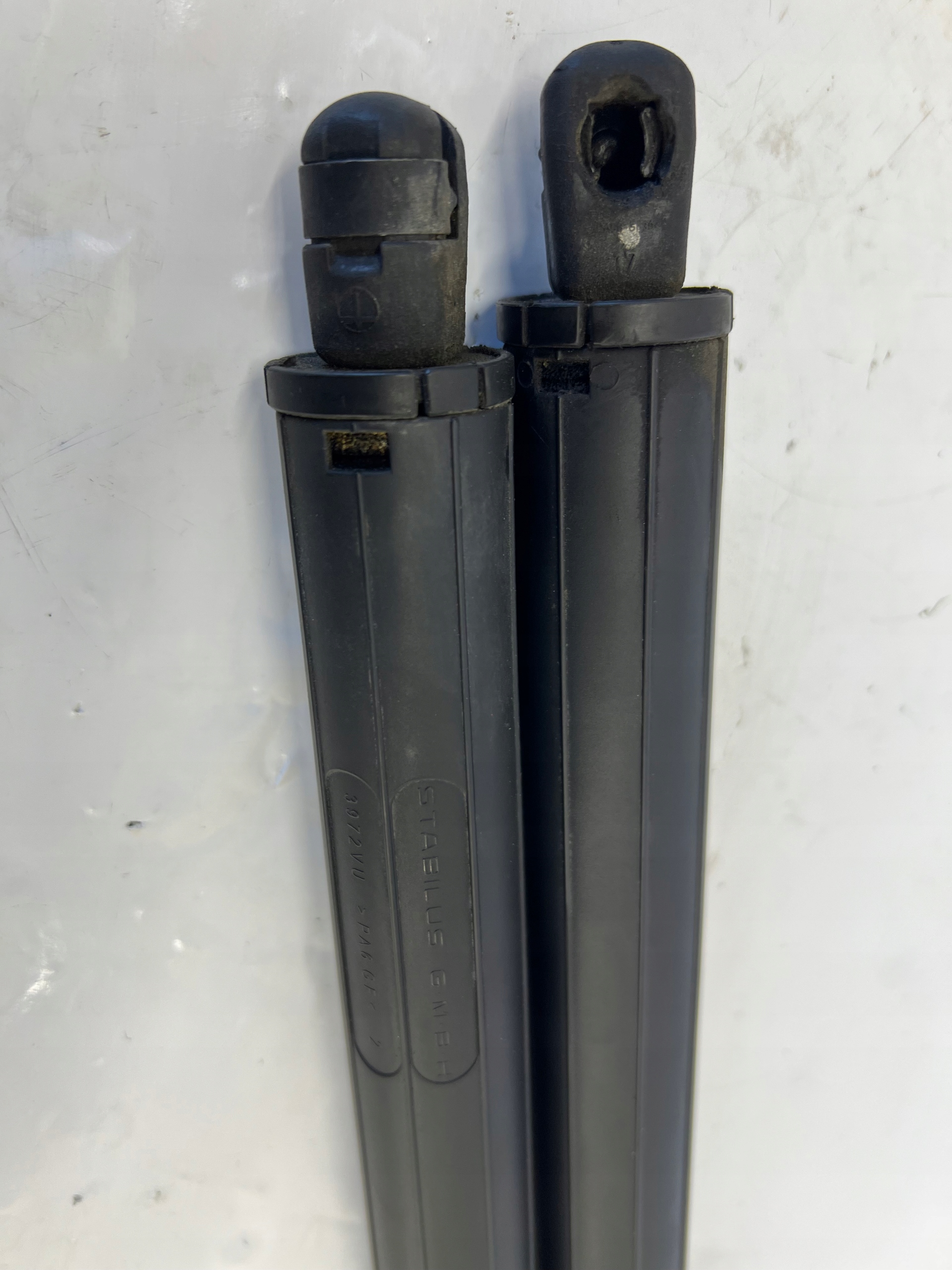 SILOWNIKI bonnet boot right left rear part KOMPLET BMW X5 E70 7177283