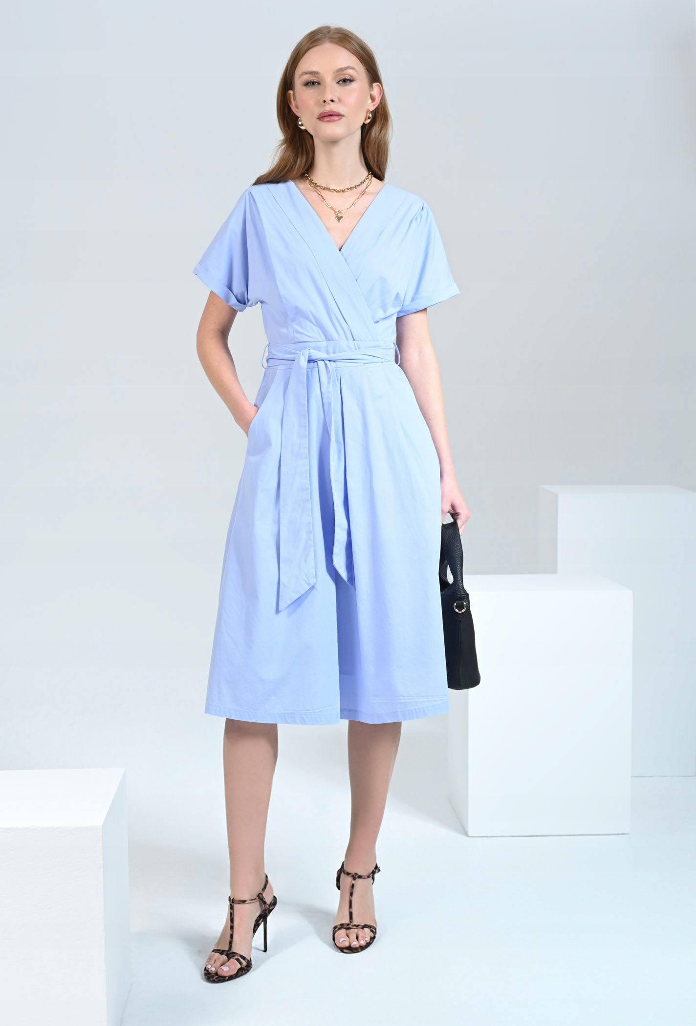 Femestage Kobieca sukienka w błękitnym kolorze 44