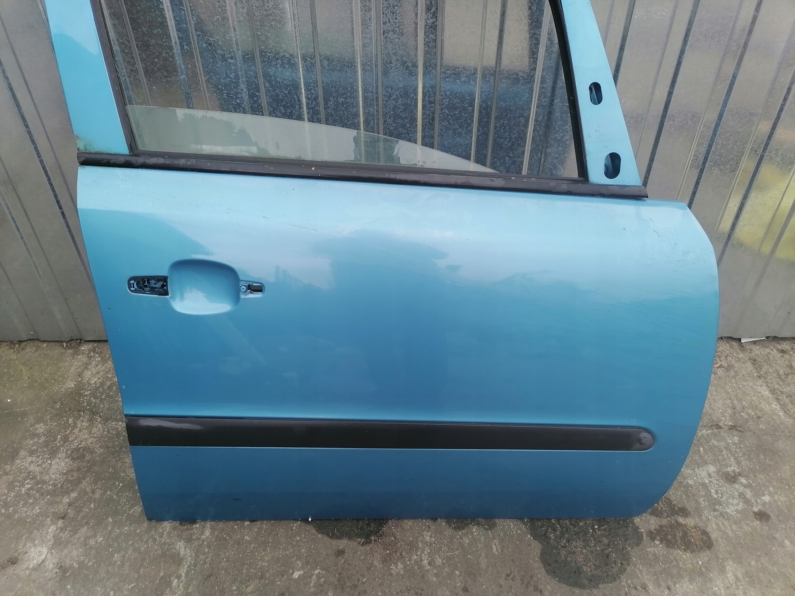 door right front OPEL ZAFIRA B Z20N