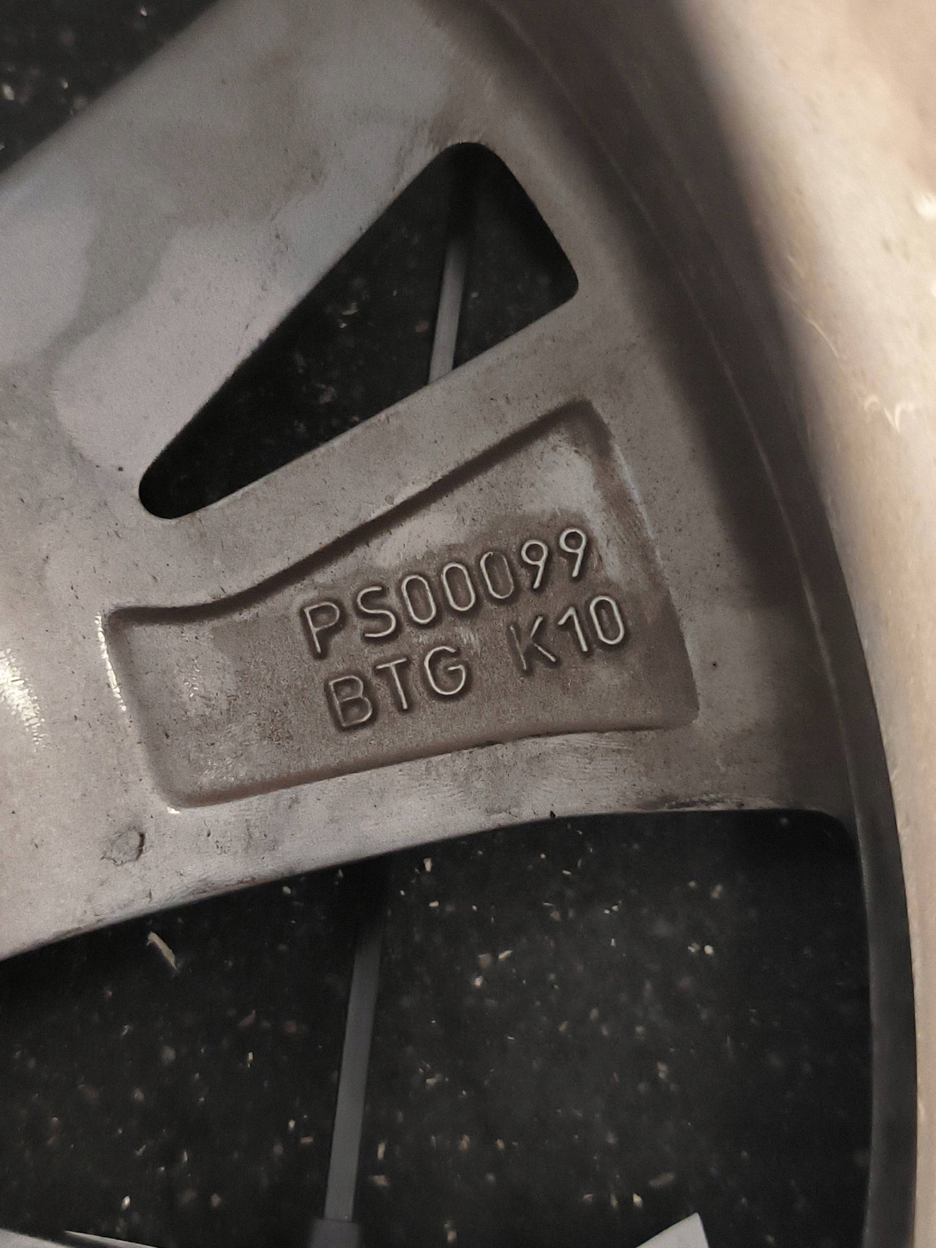 disk hliníkový 16'' 4X108 9828185580 PEUGEOT E-208