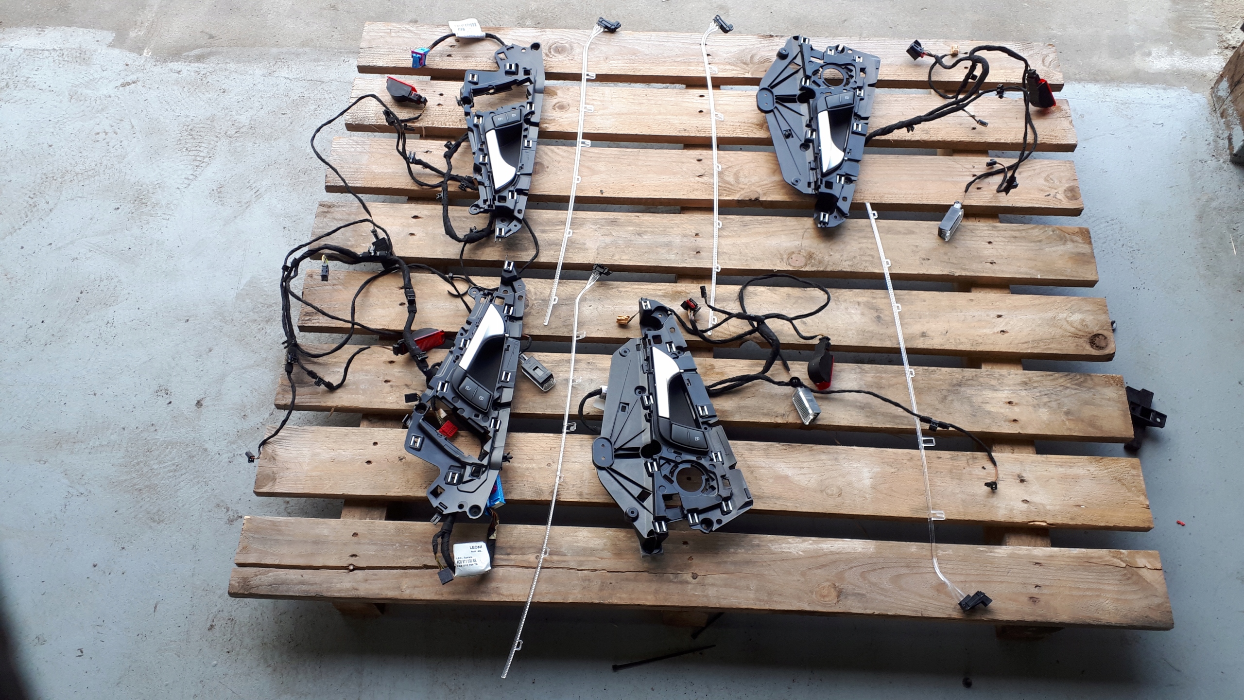 A6 C7 A7 PODSWIETLENIE BOCZKOW AMBIENTE KLAMKI LED