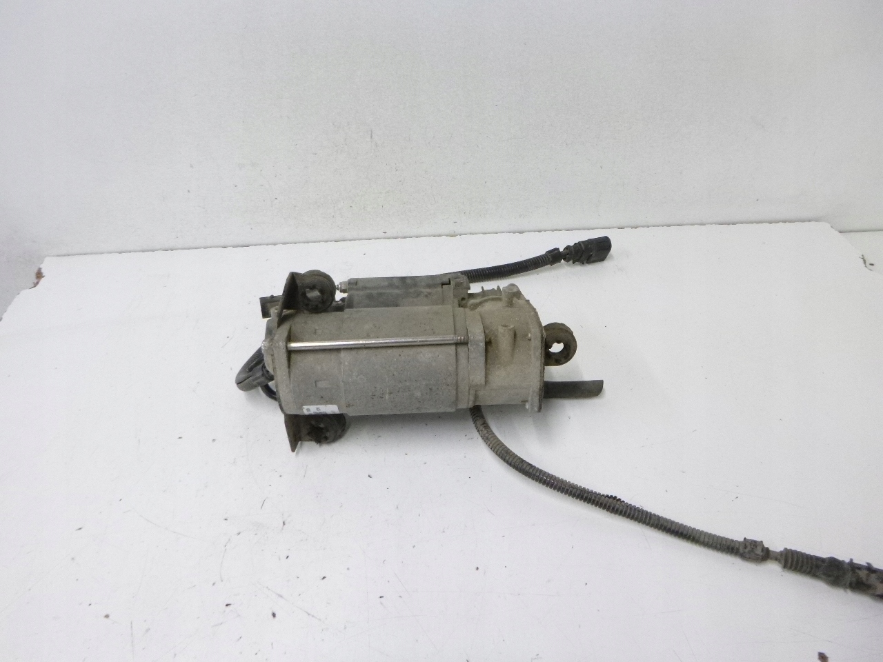 pump compressor; springing Audi A6 C5 Allroad / A8 D3 3Z03011000