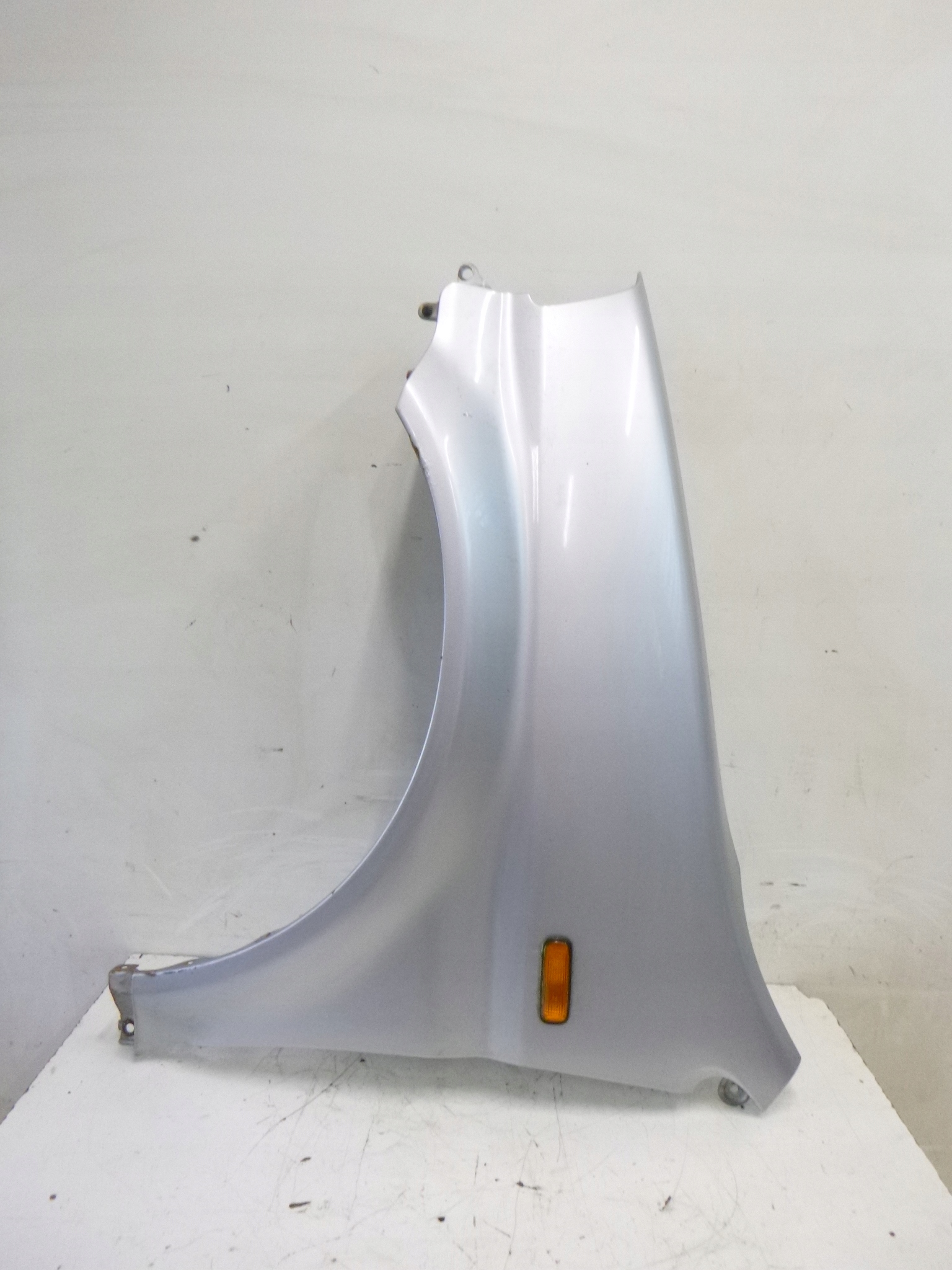 parafango sinistra Honda HRV NH-583M 2000r.