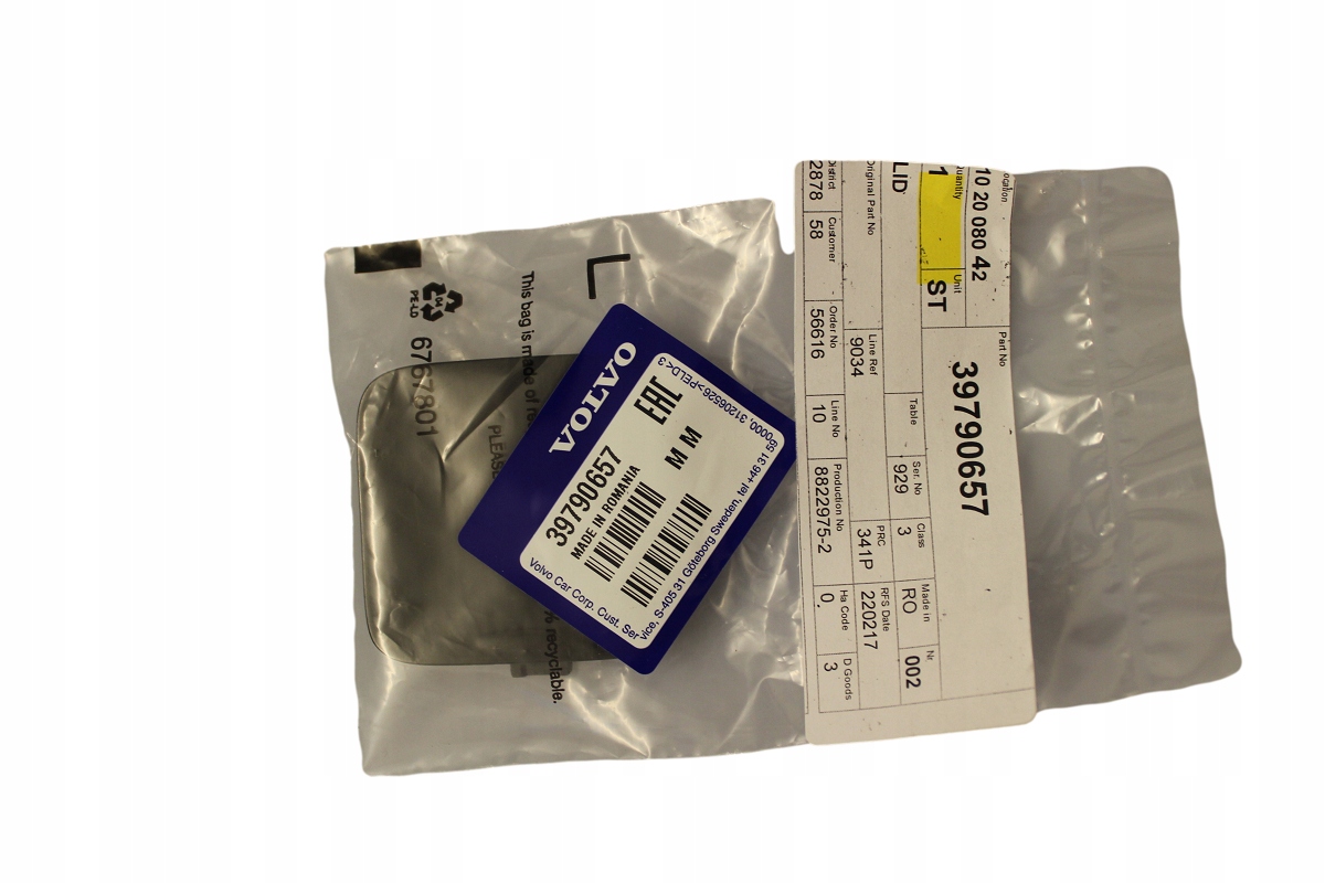 Volvo V60 II zadní krytka tažného ucha 39790657