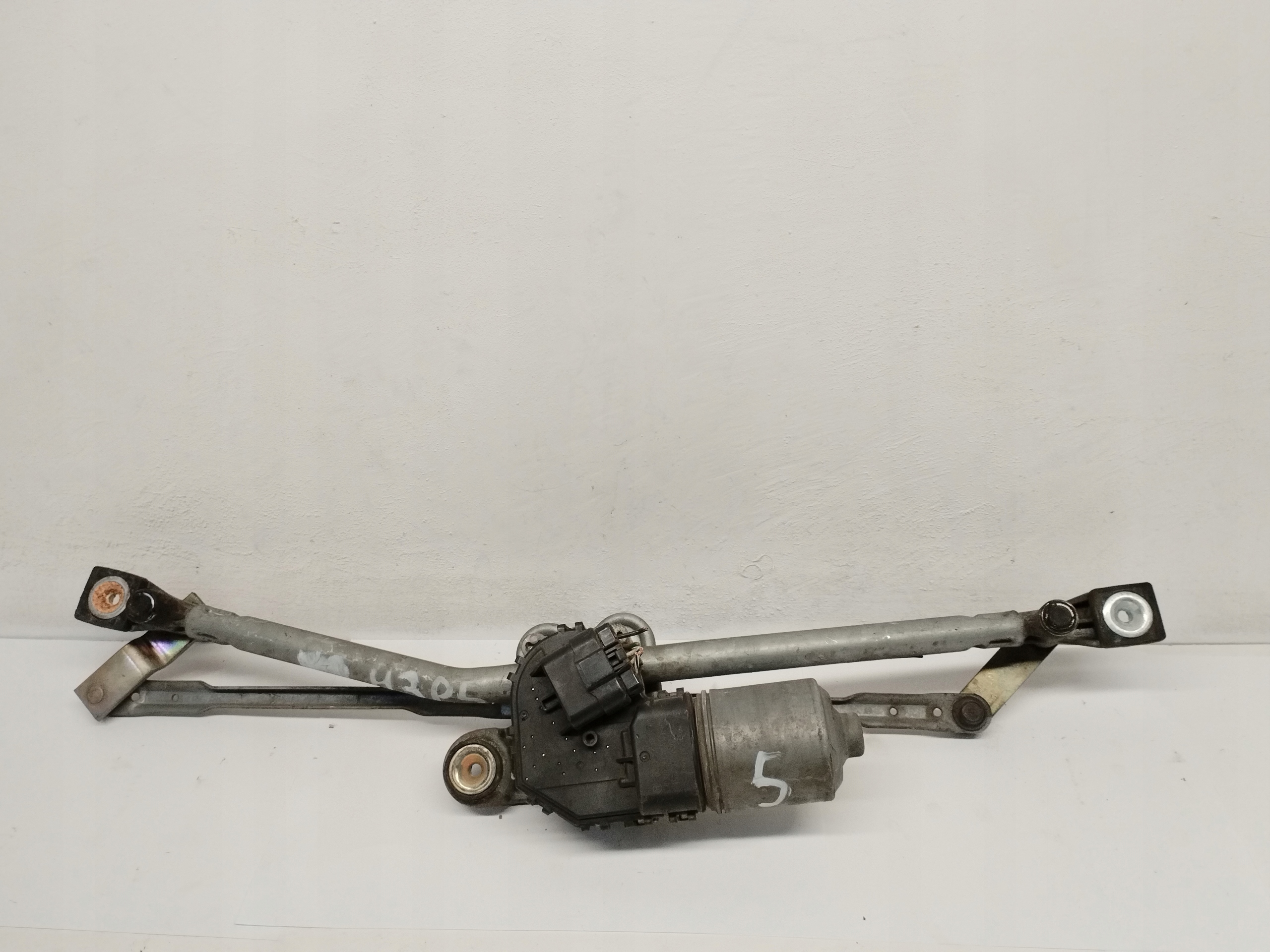Wischergestänge przednich Ford 1S7117504AF