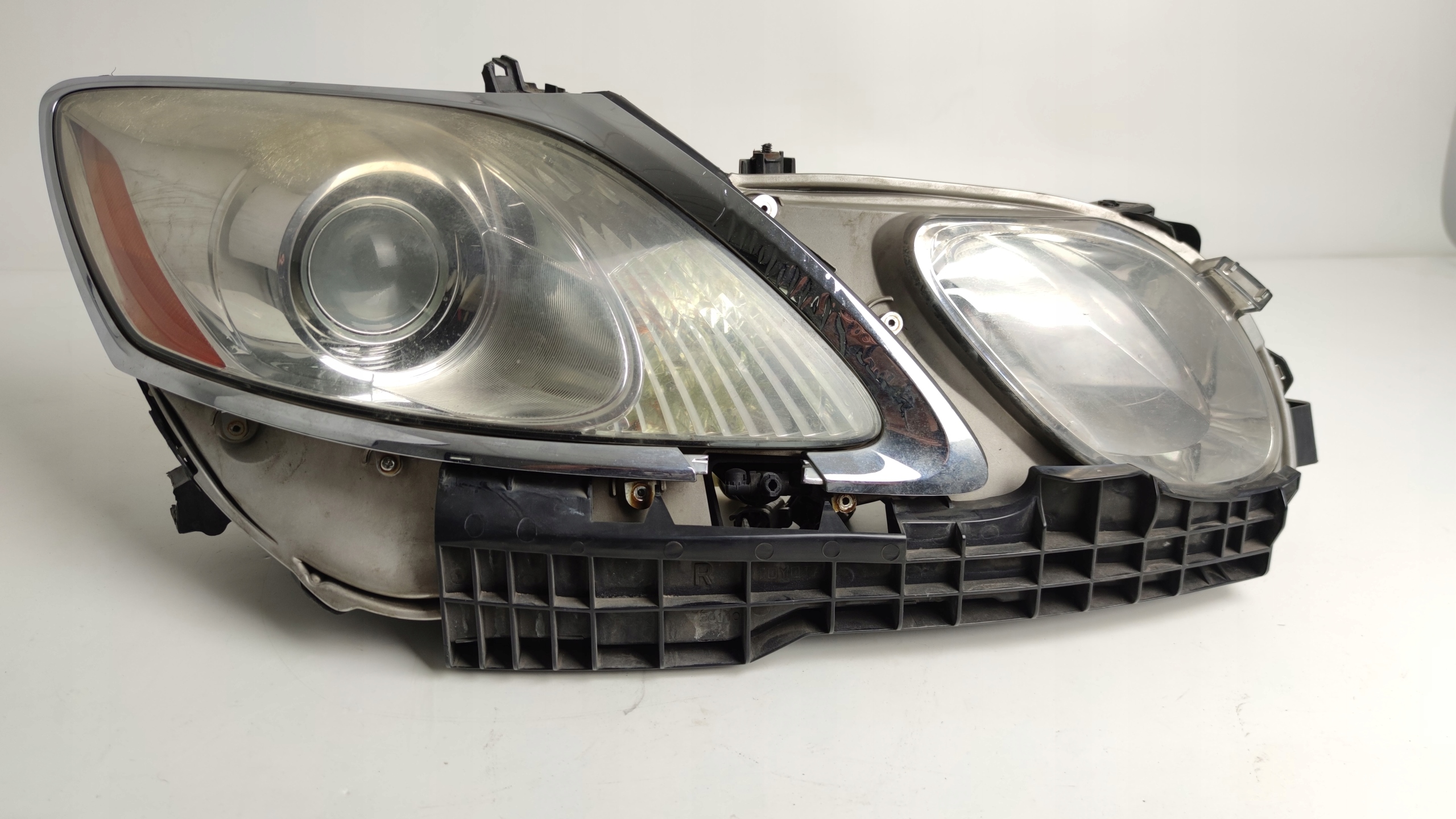 ФАРА ПЕРЕД ПРАВА LEXUS GS 35050h 06-12r
