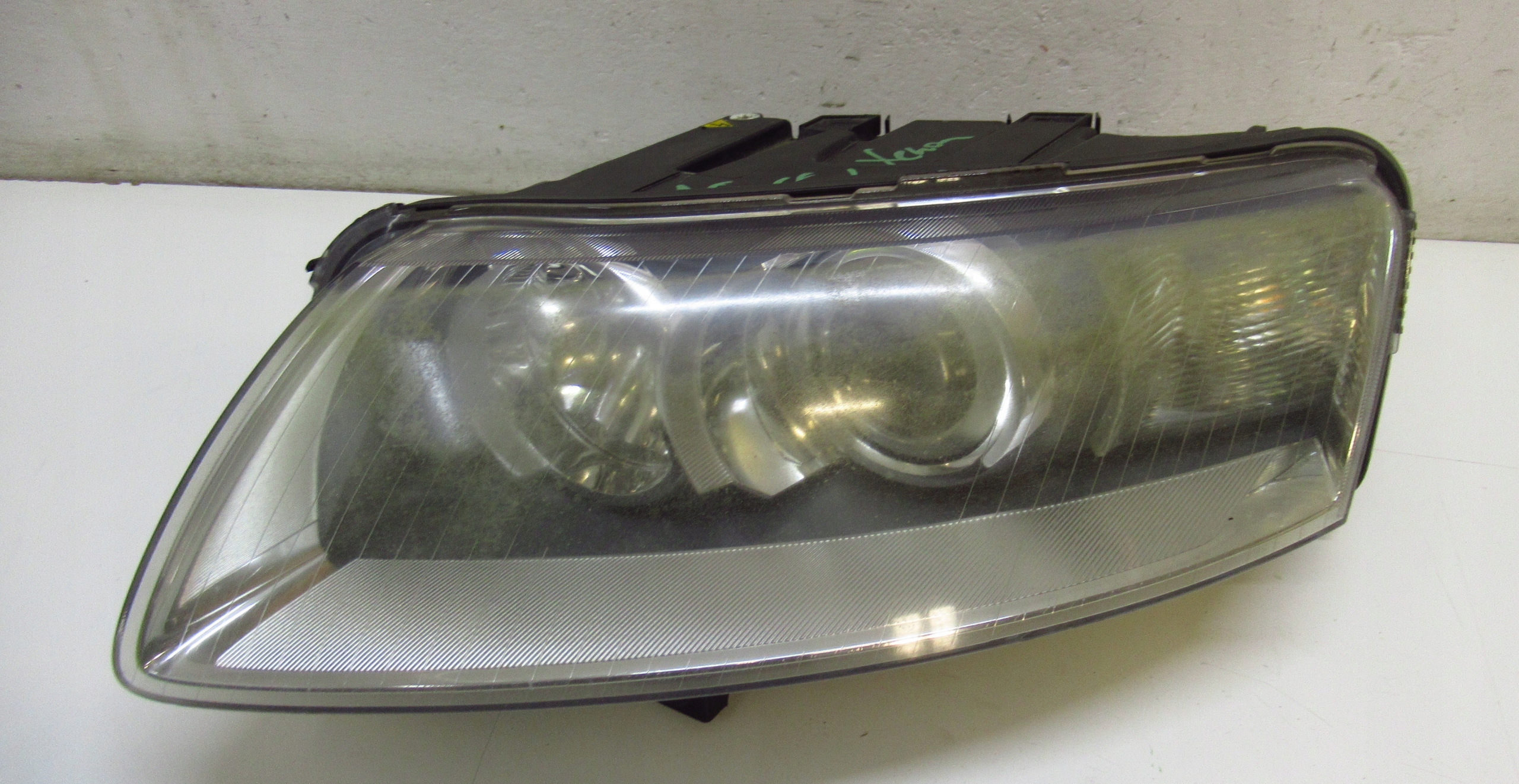AUDI A6 C6 light front left XENON complete EU