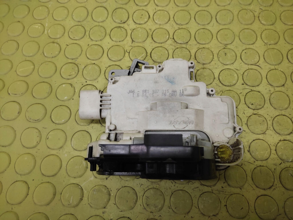 AUDI A4 B7 lock door left front 8E1837015AA