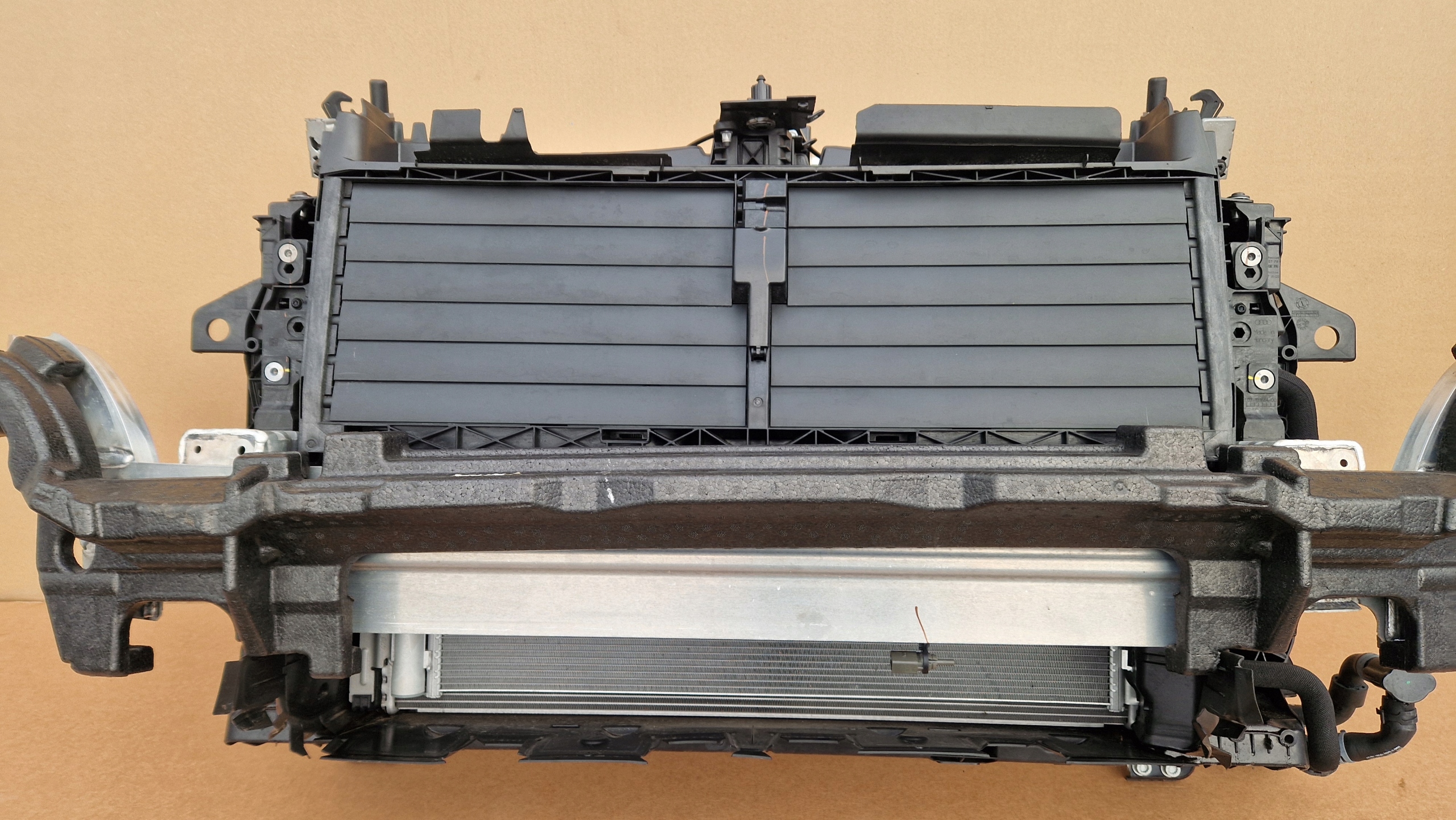 support panel for radiators sider radiator AUDI Q7 LIFT 2024- 3.0 TDI complete as new