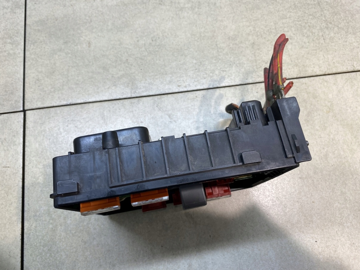 Module fusibles PASSAT B6 2.0 TDI 16V 3C0937125