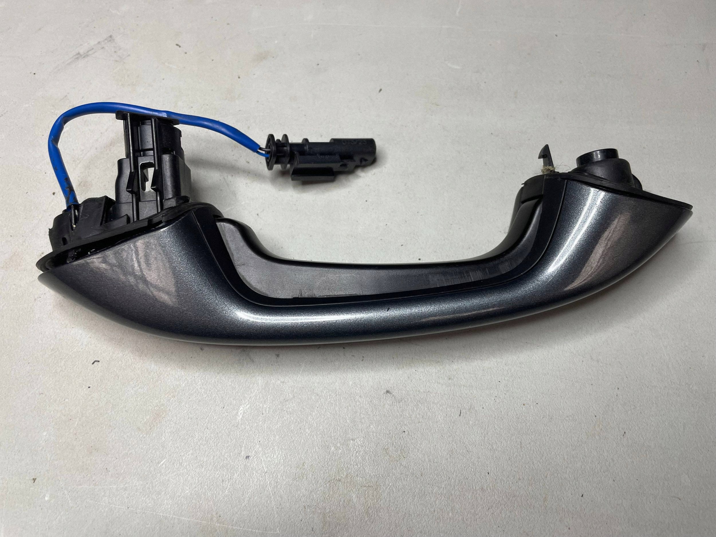 exterior handle door front left VOLKSWAGEN ID. BUZZ 7T0843703D @A