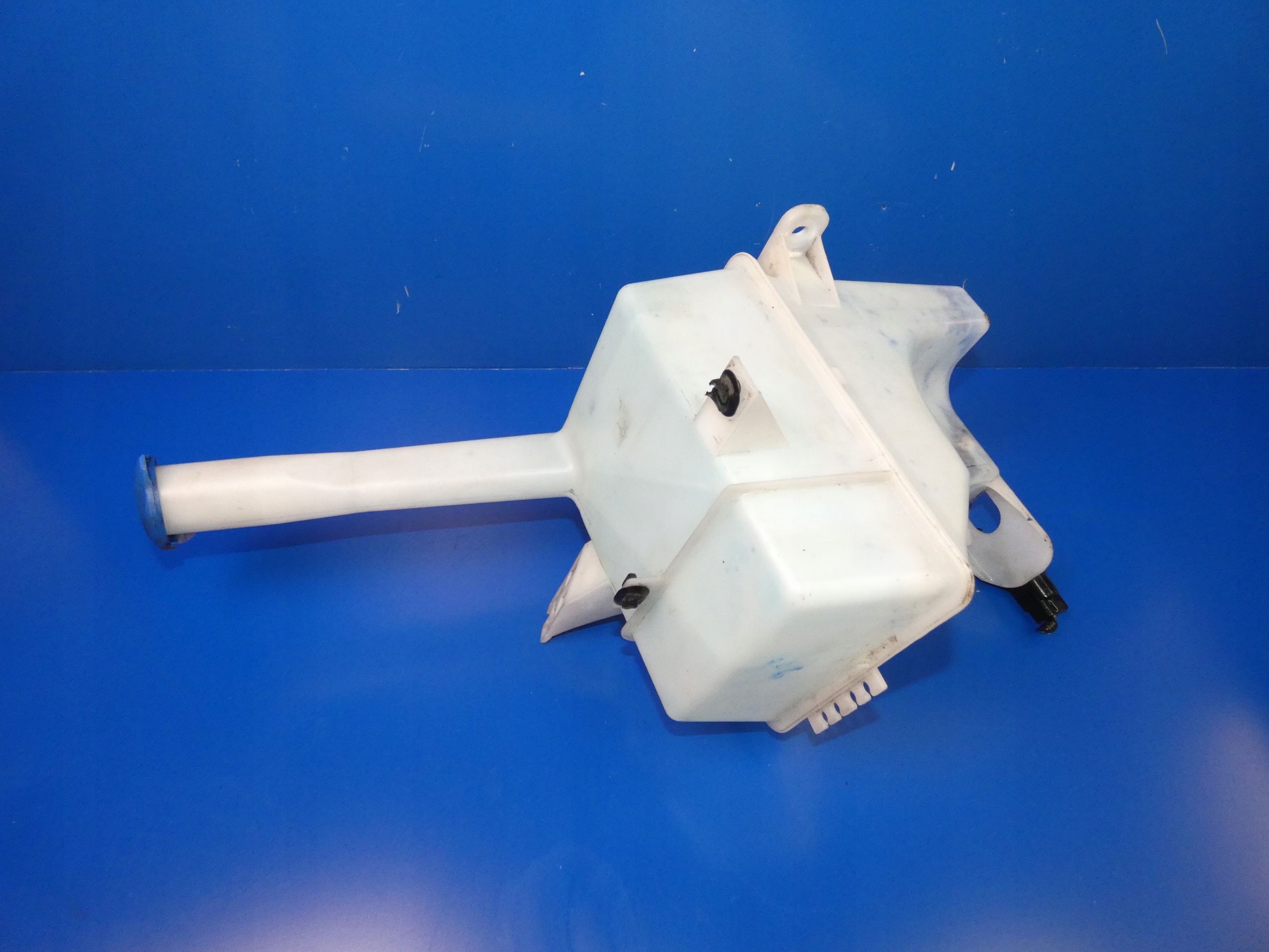 98610-3Z300 - HYUNDAI i40 LIFT бачок омывателя