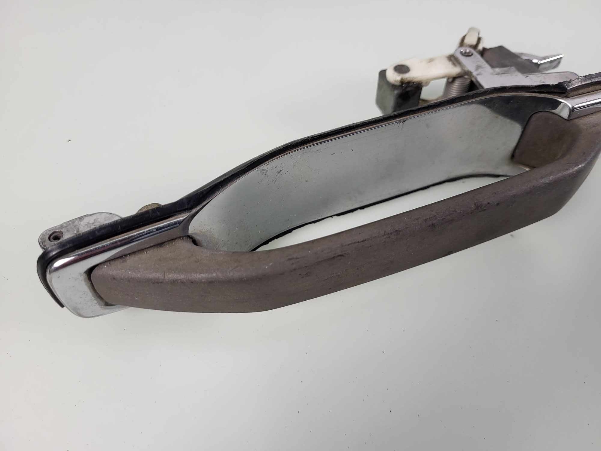 MERCEDES S W126 300SE handle door right left rear part
