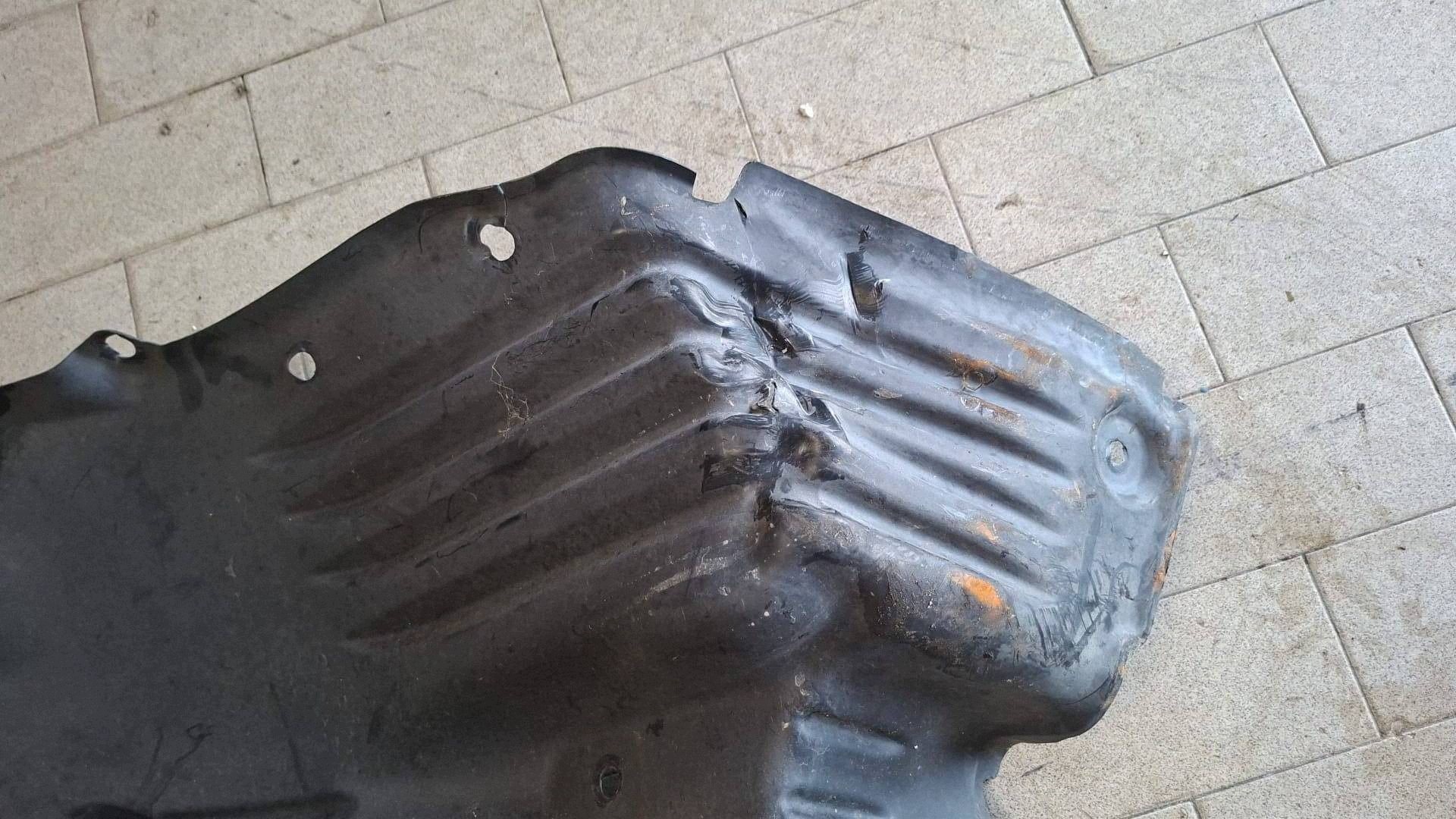mudguard front front side left Mazda CX-60 damaged / wgniecione