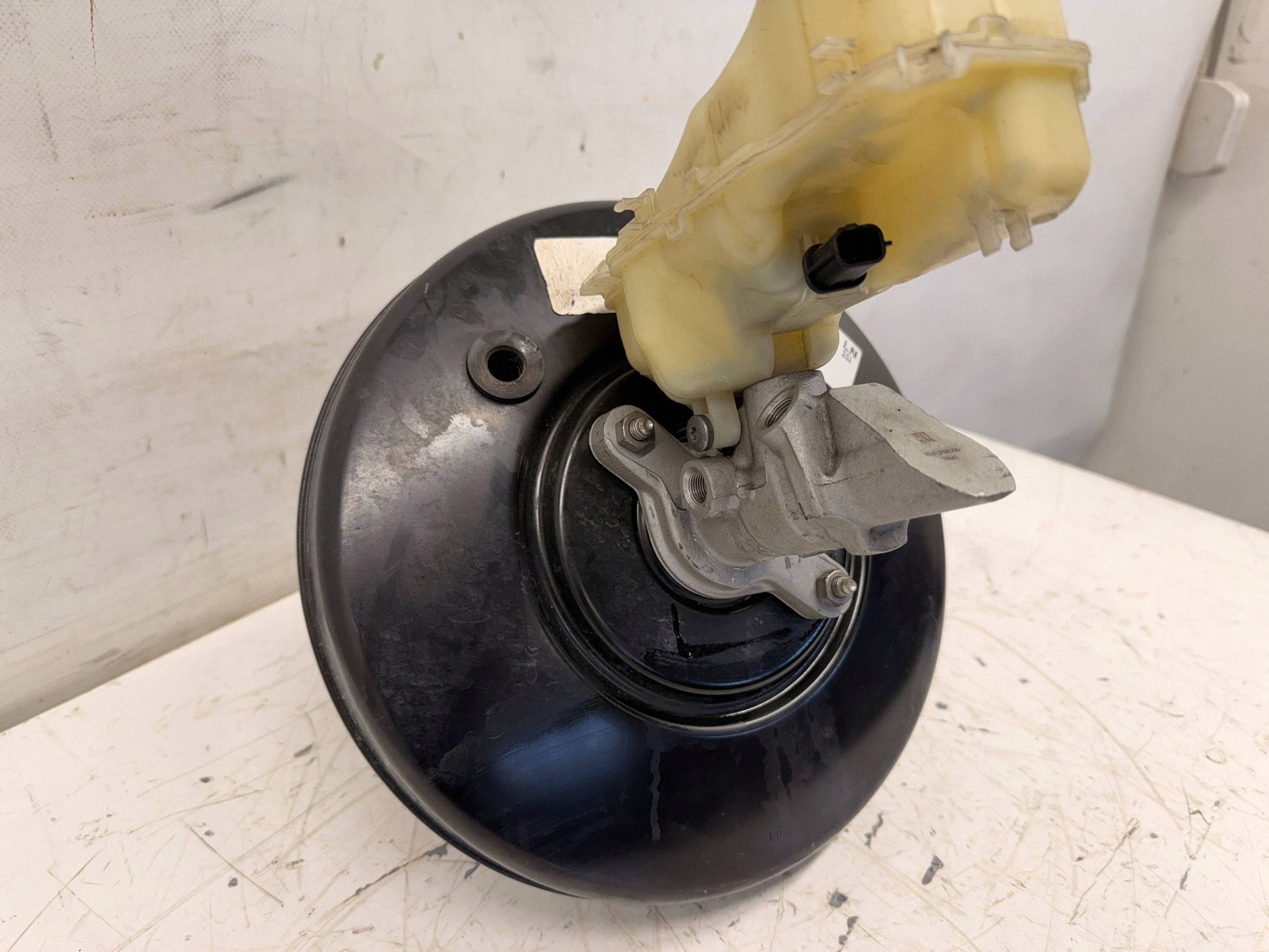 Renault Megane IV 1.6 dCi servo 472104789R