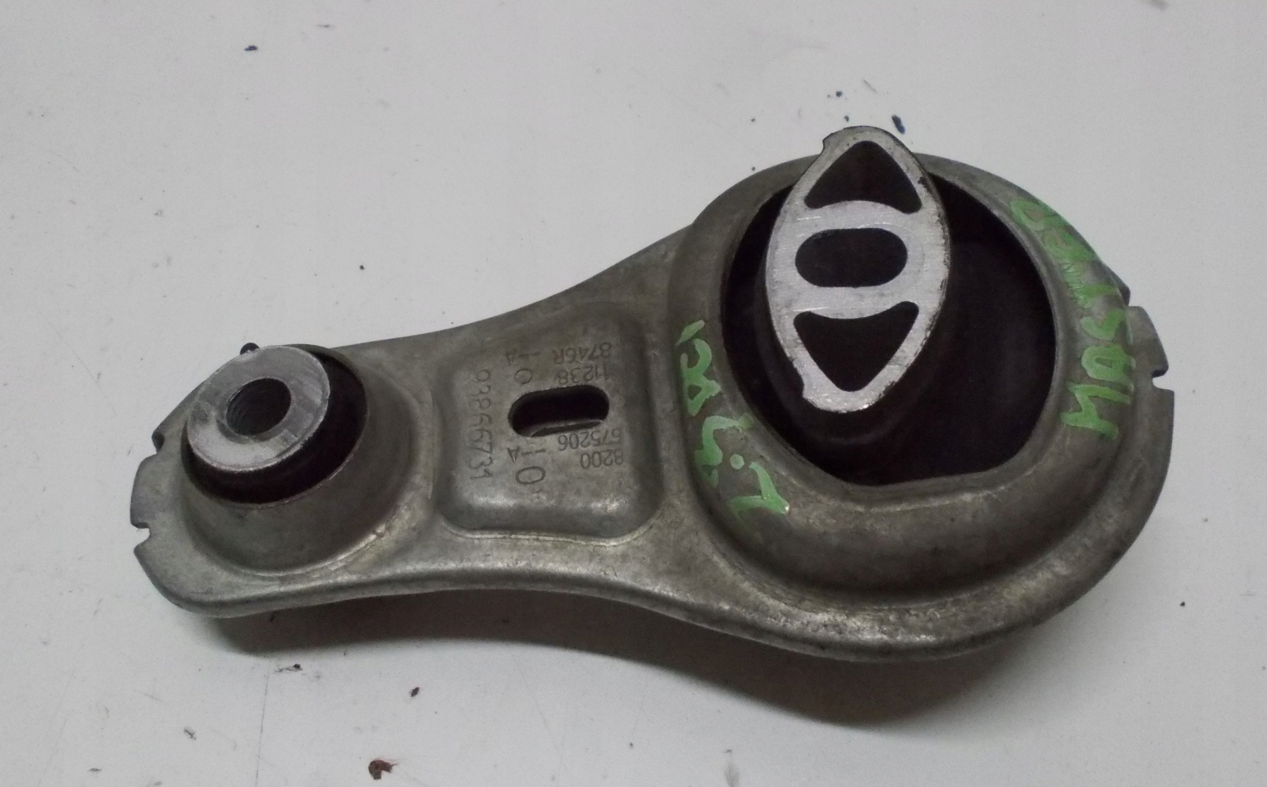 RENAULT MASTER III LIFT holder engine mount 112388746R