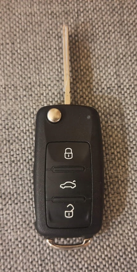 KLUCZYK SKODA OCTAVIA FABIA ROOMSTER YETI SUPERB Numer katalogowy części 3T0837202H 3TO837202C